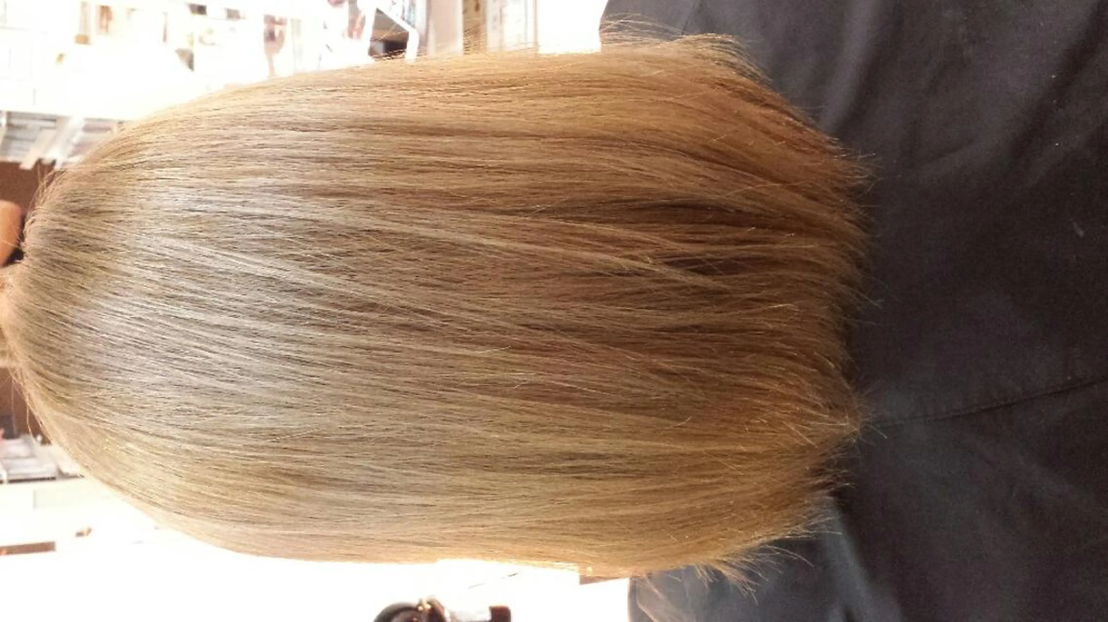 カラー ベージュカラー ブリーチ ミルクティーベージュ 大久保 隆蔵のヘアスタイル