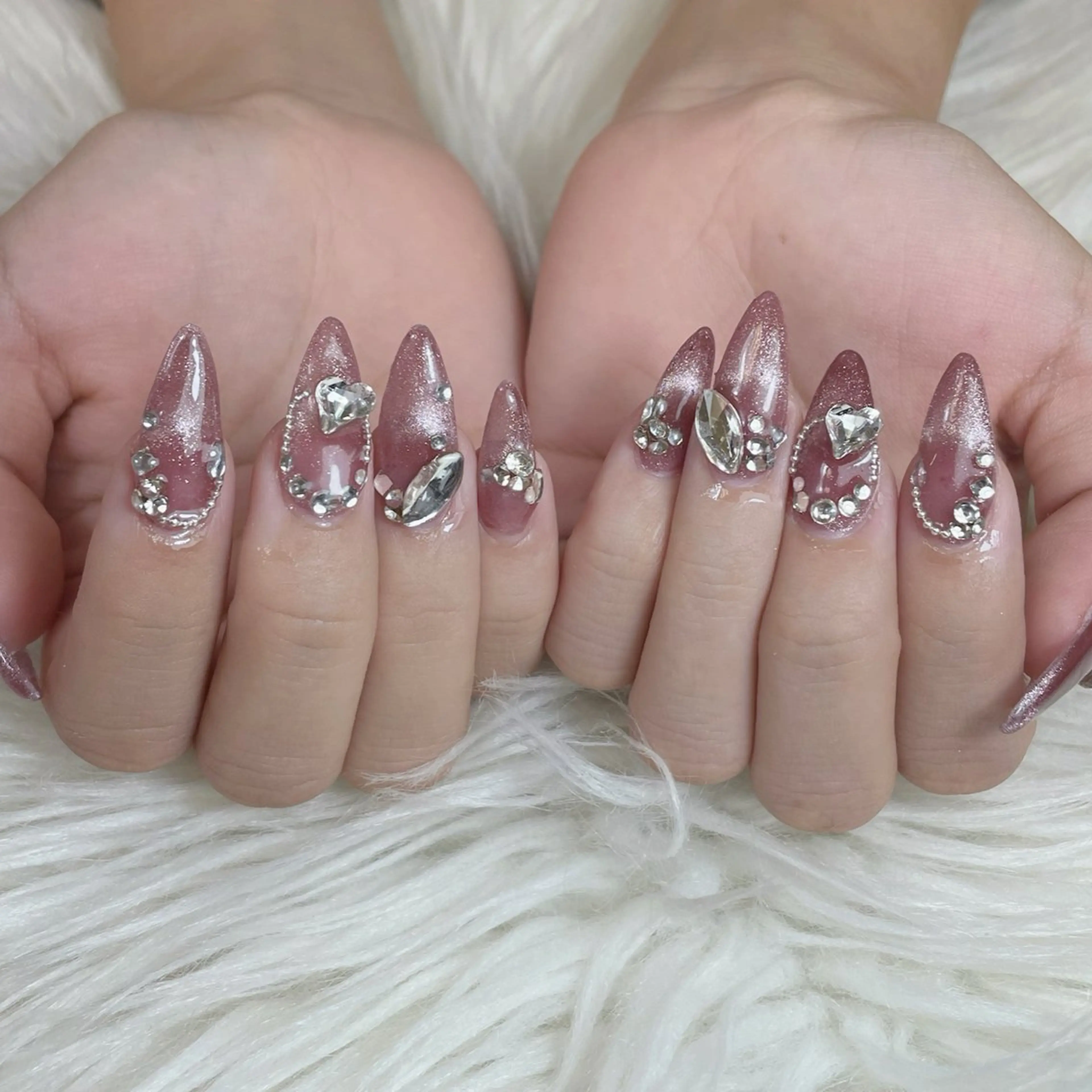 12月限定🩶持ち込みアート🍒︎✩【オフ代・パーツ代別途】の写真