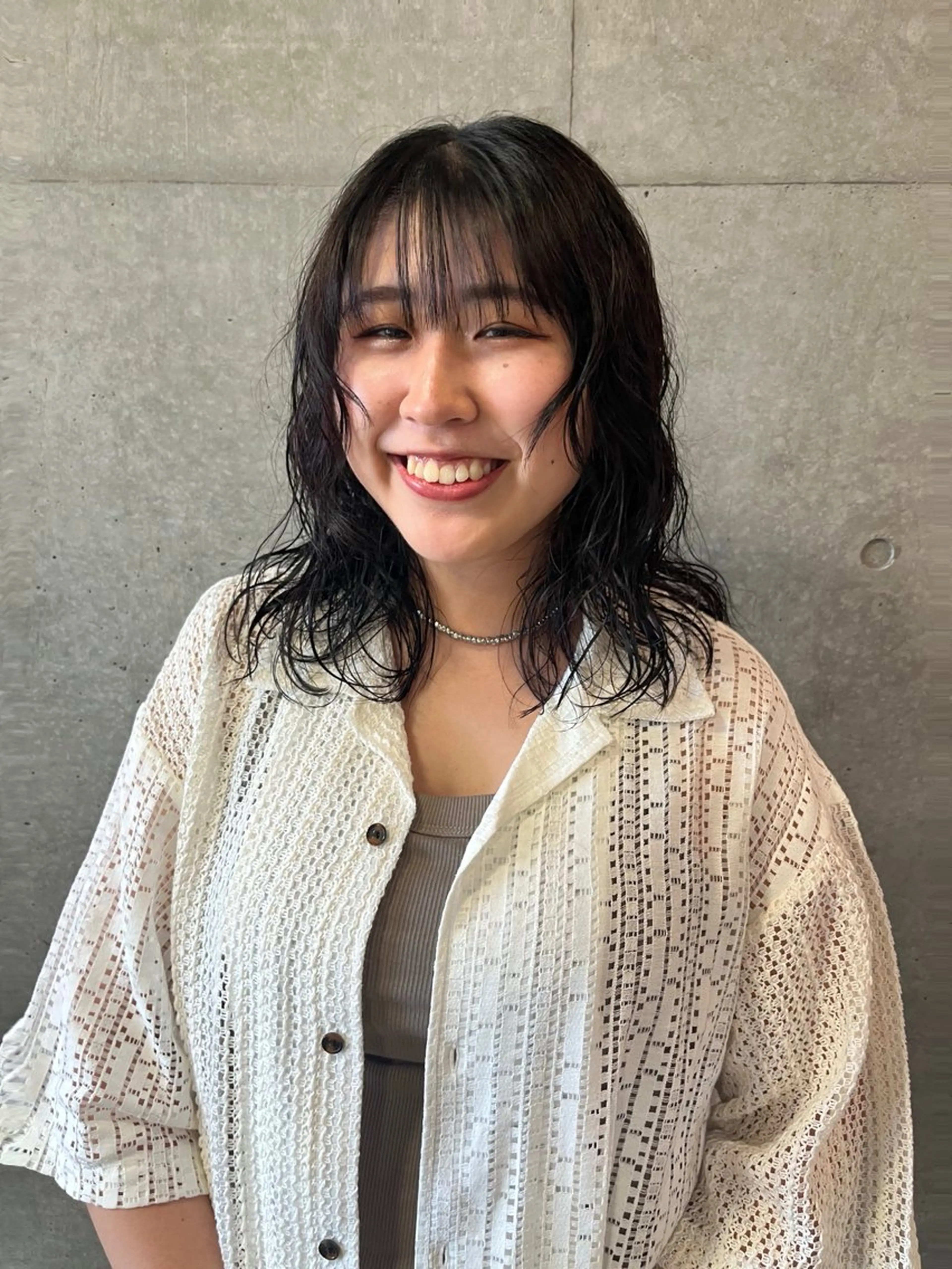 ミディアム ミディアムパーマ ボブ 顔まわりレイヤー レイヤーカット シャギー レイヤーカット\ウル フ　chinatsuのヘアスタイル