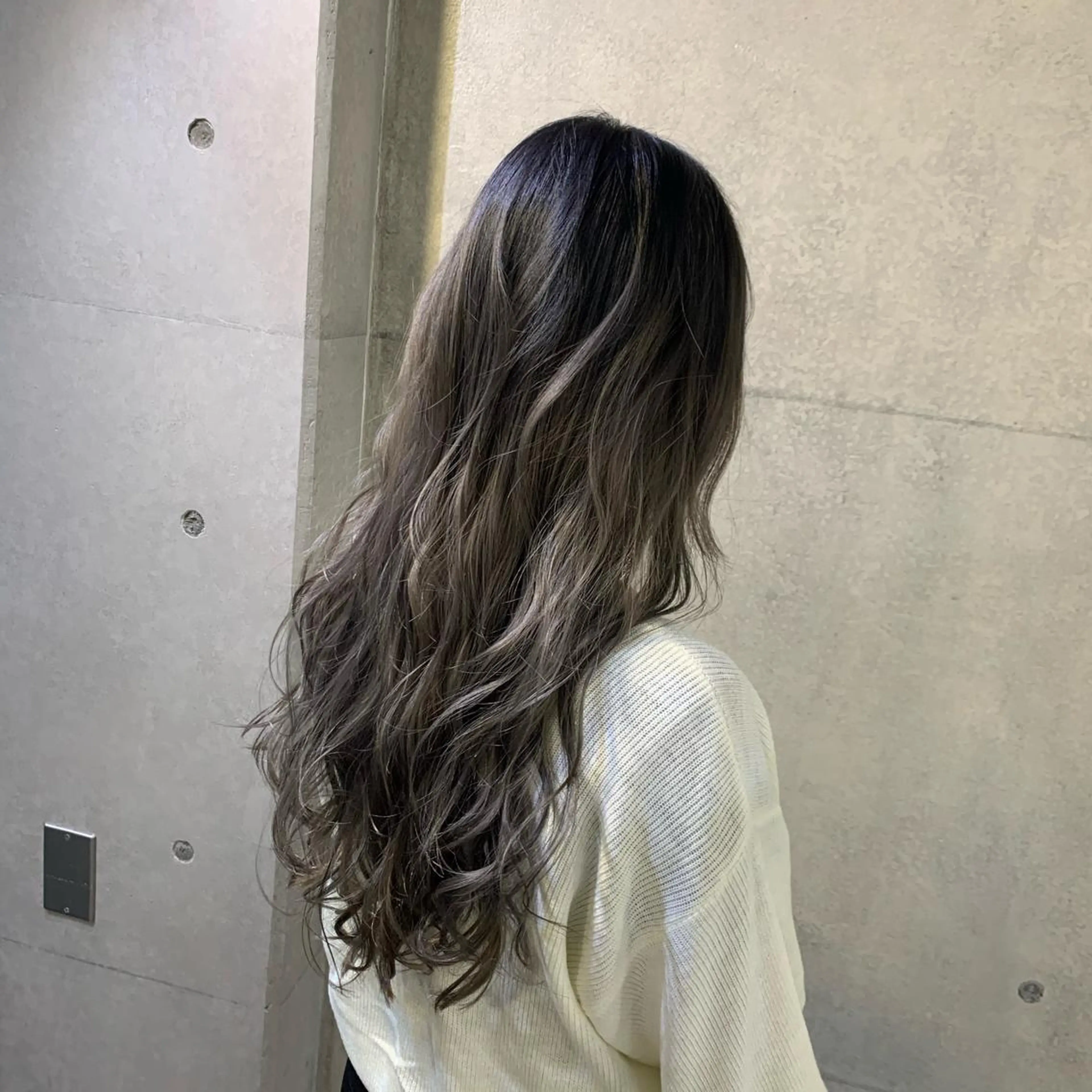 ロング カラー ヘアカラー 及川シゲル 髪質改善講師のヘアスタイル