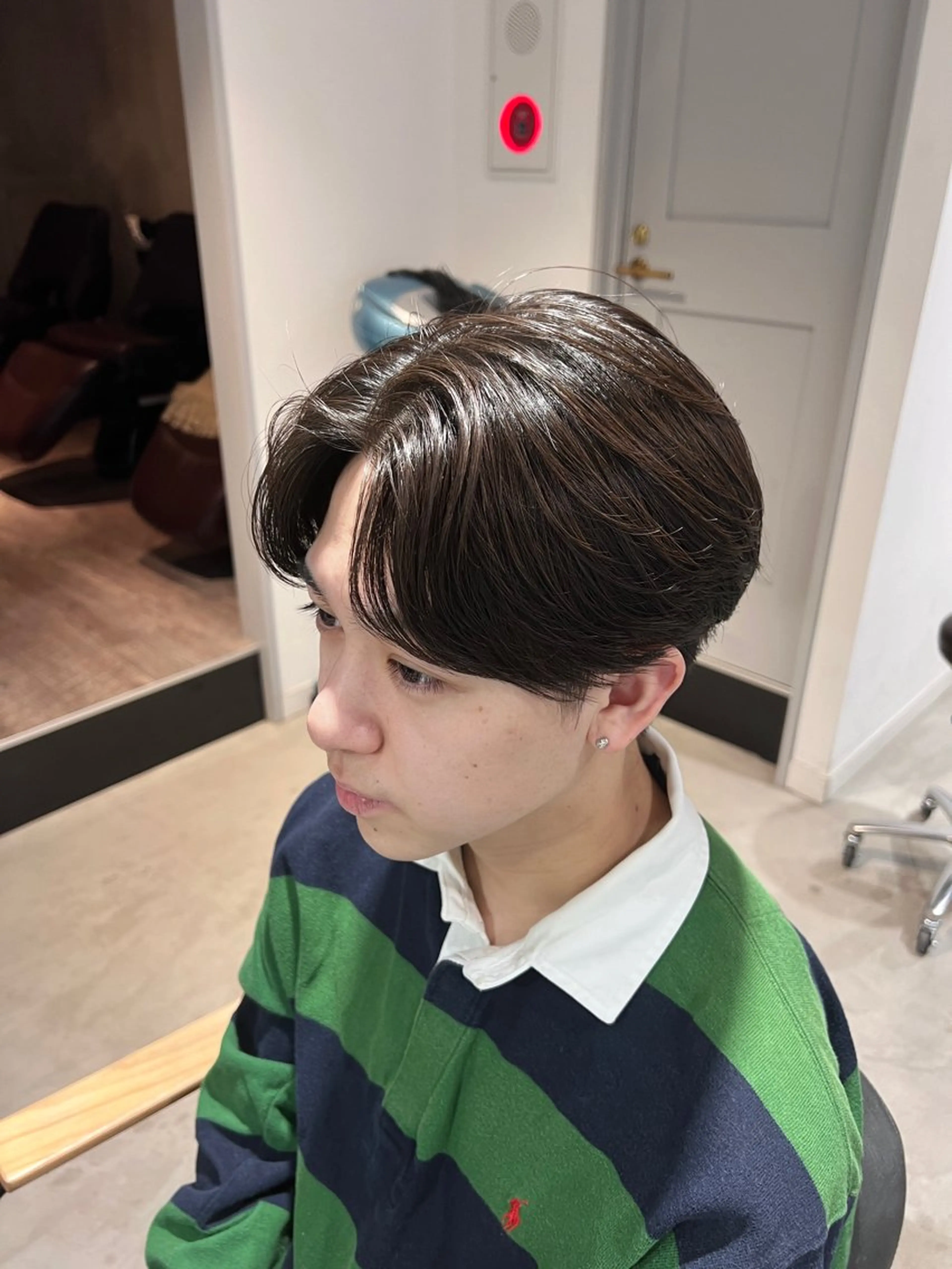 ミディアム パーマ メンズ ミディアムパーマ メンズパーマ 波巻きパーマ カット パーマ メンズカットパーマ ✂️ JOYAのヘアスタイル