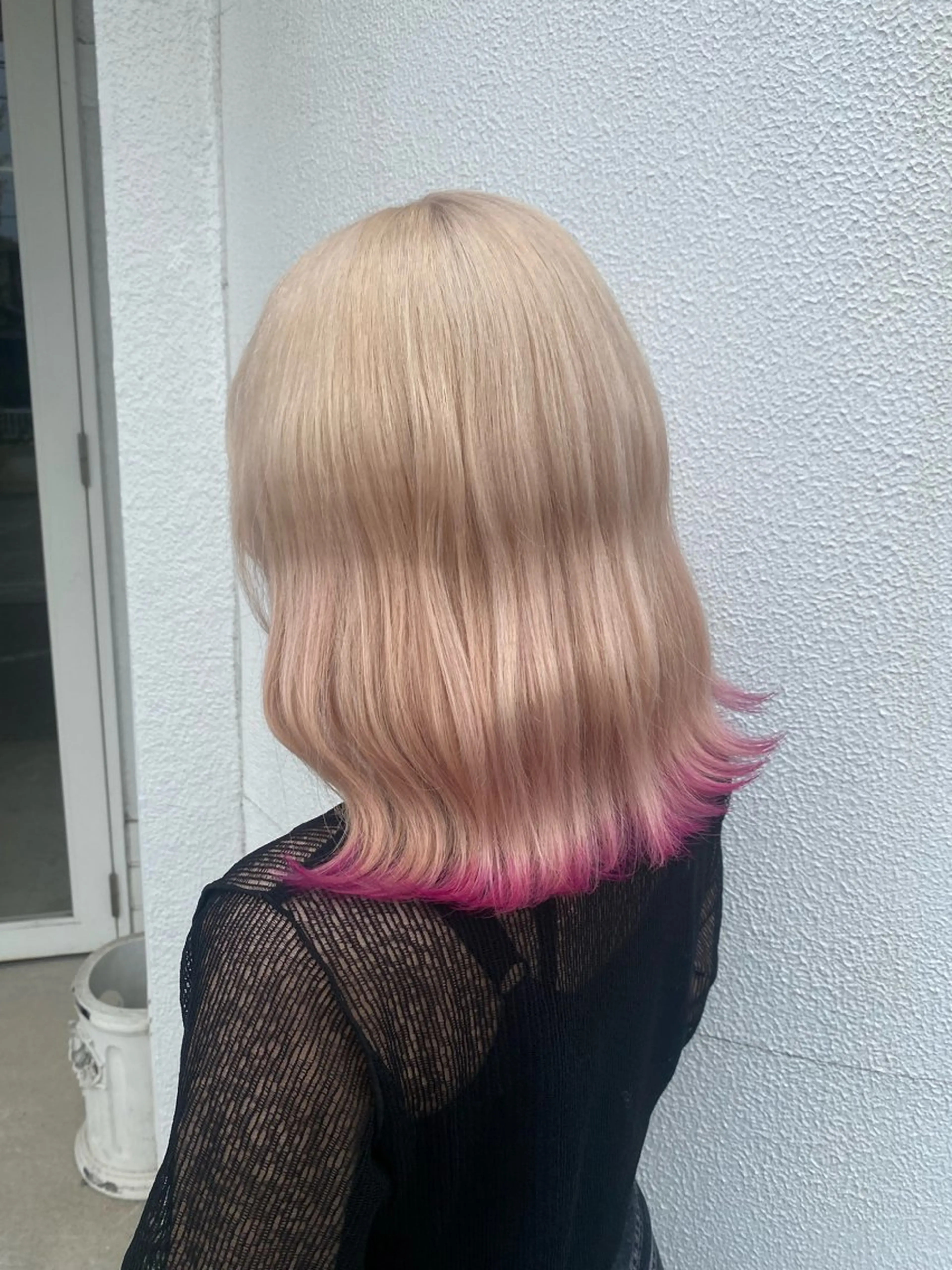 ミディアム カラー ブロンド ピンクカラー いんかろーず所属・羽澤 亨威【髪質改善】のヘアスタイル