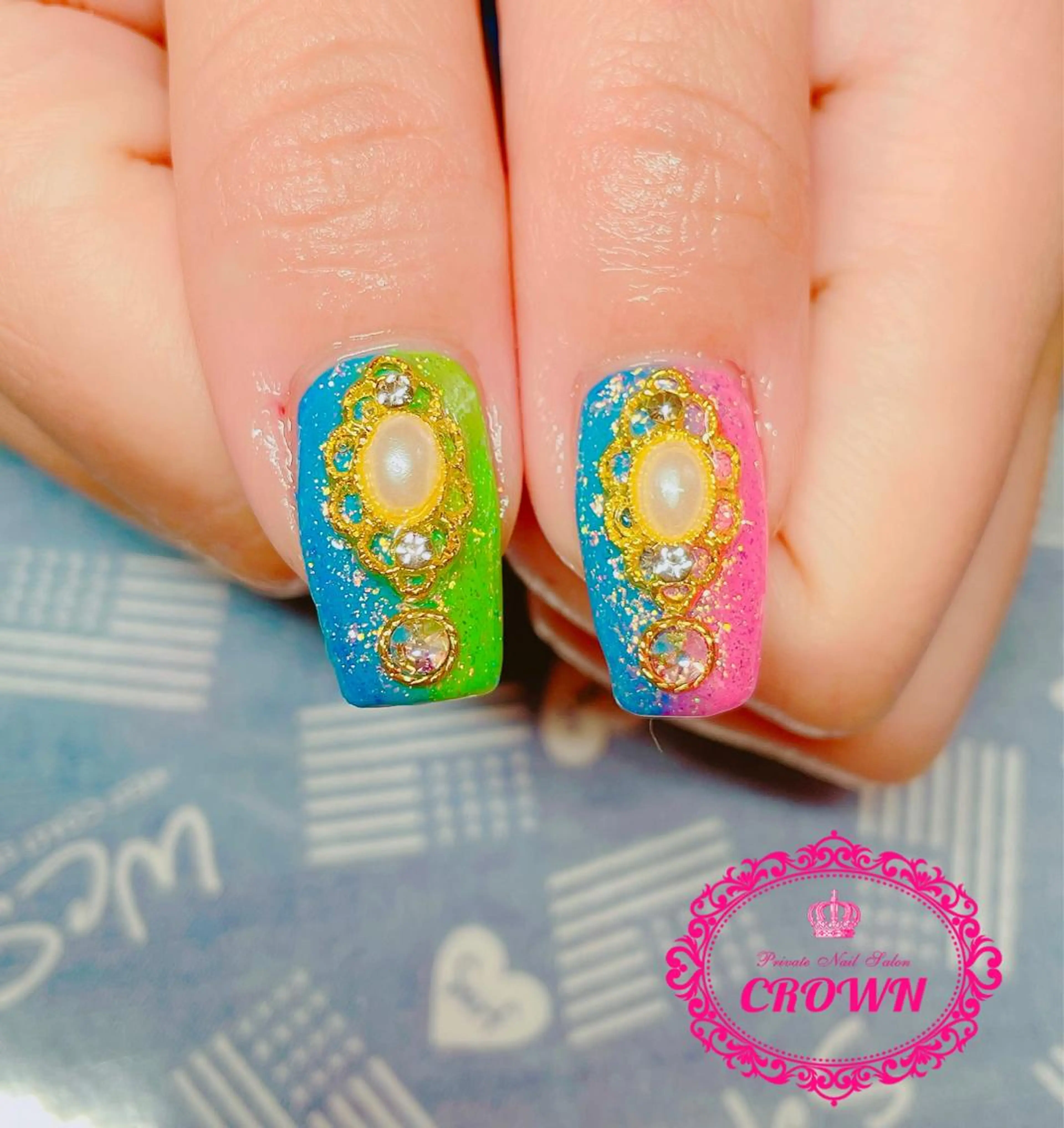 ネイル ハンドネイル CROWN プライベートサロンのネイルデザイン