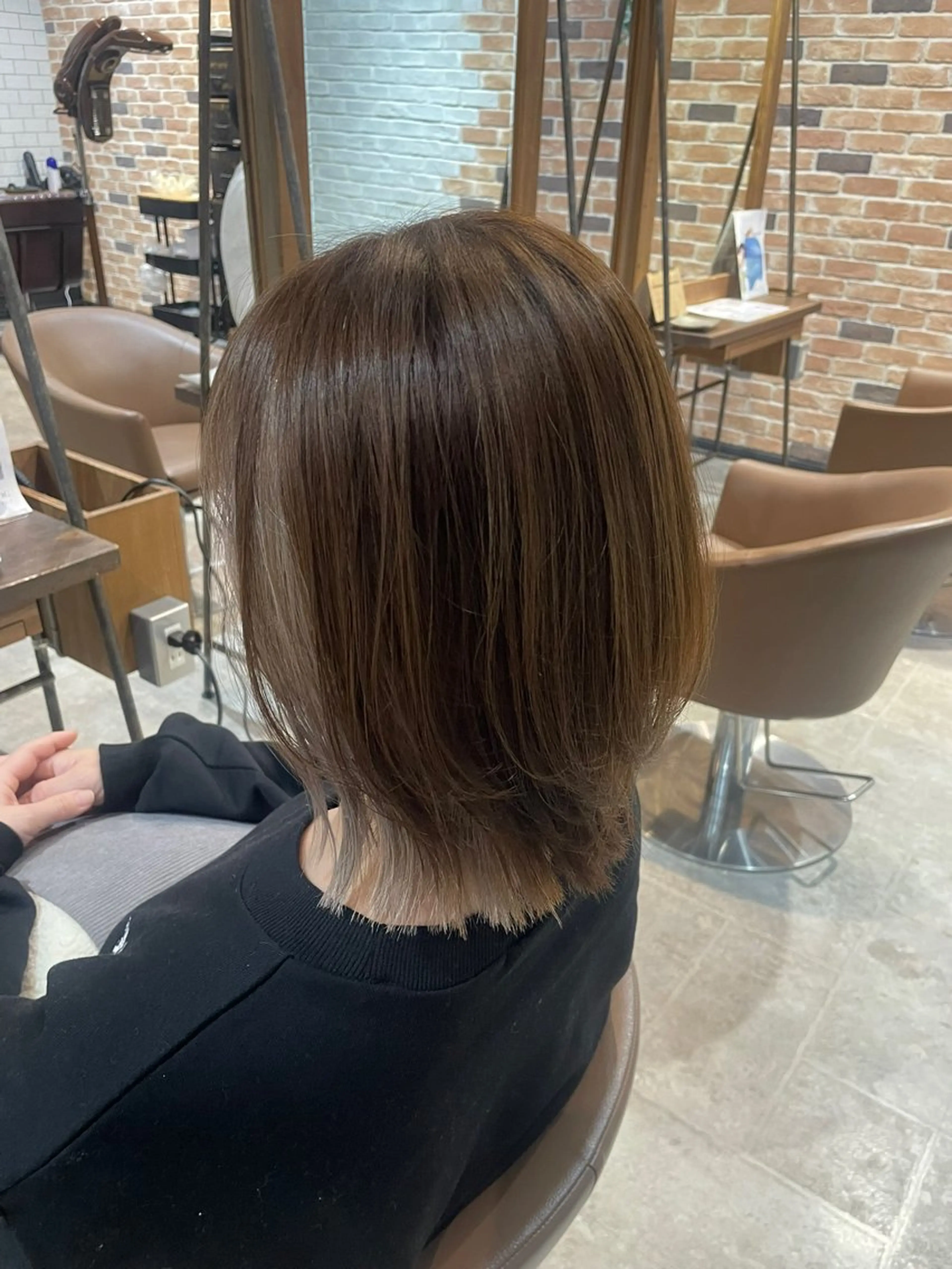 カラー イヤリングカラー カット ヘアカラー トリートメント 和田 真依のヘアスタイル