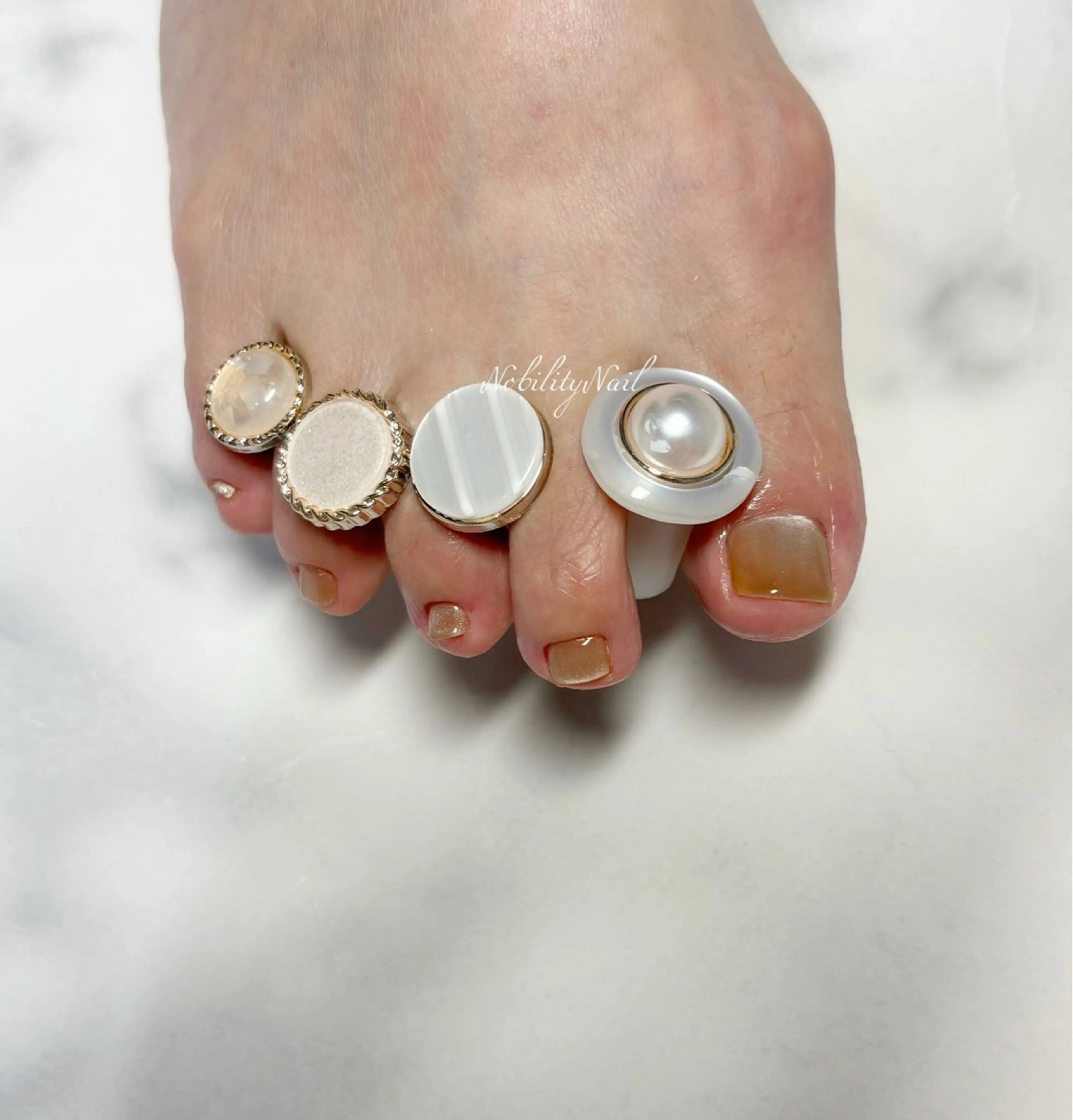 ネイル フットネイル ジェルネイル マグネットネイル フットネイル ネイルサロンNobilityNail所属・風口 麻由子のネイルデザイン