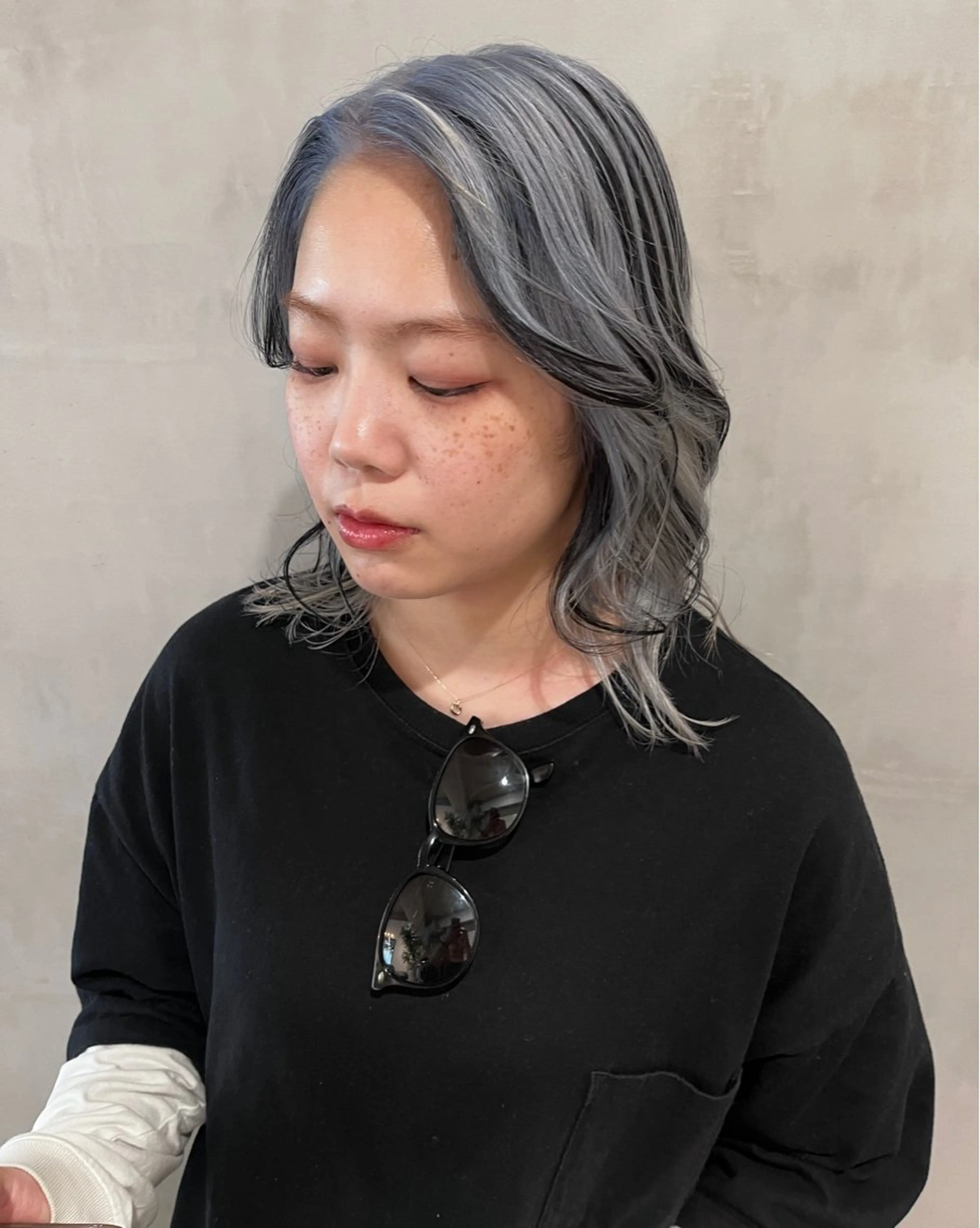 ミディアム カラー ブルーカラー シルバー ヘアカラー トリートメント 顔まわり/暖色 可愛い特化🎀ゆうなのヘアスタイル