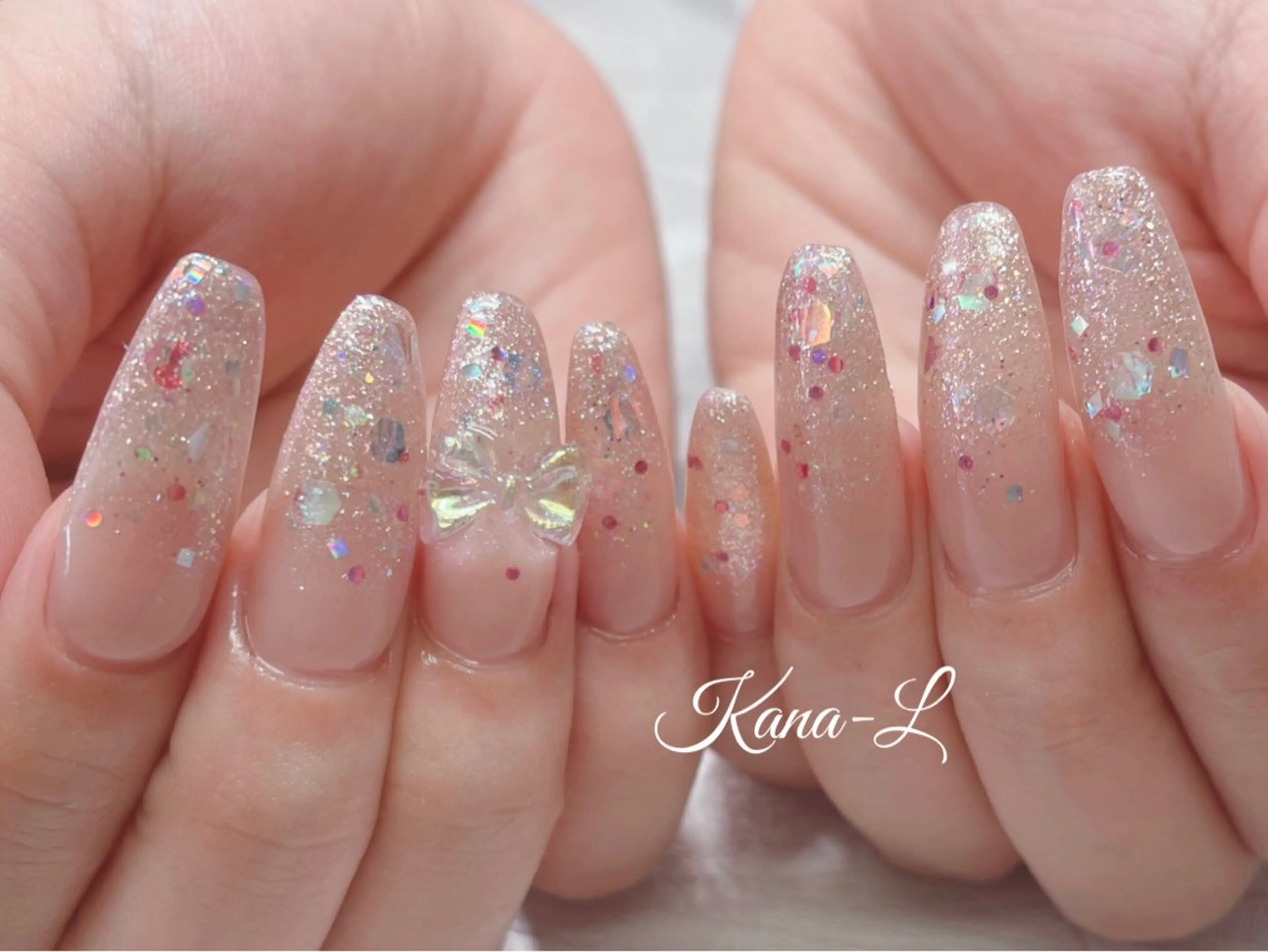 ネイル ジェルネイル グラデーション 韓国ネイル ラメ(グリッター) ラメグラデーション 芦辺 香奈のネイルデザイン