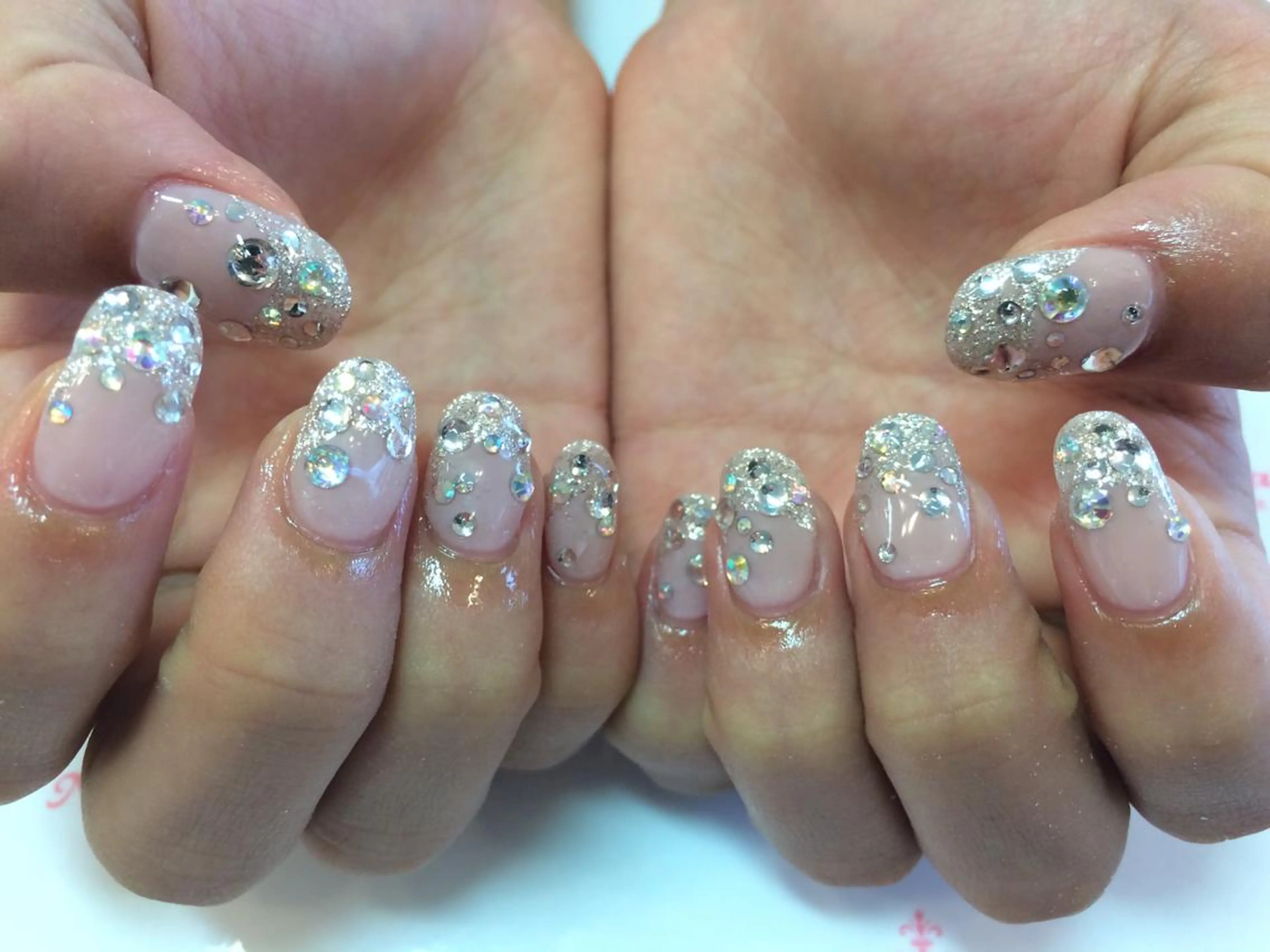 ネイル ネイルリボン 受付スタッフのネイルデザイン