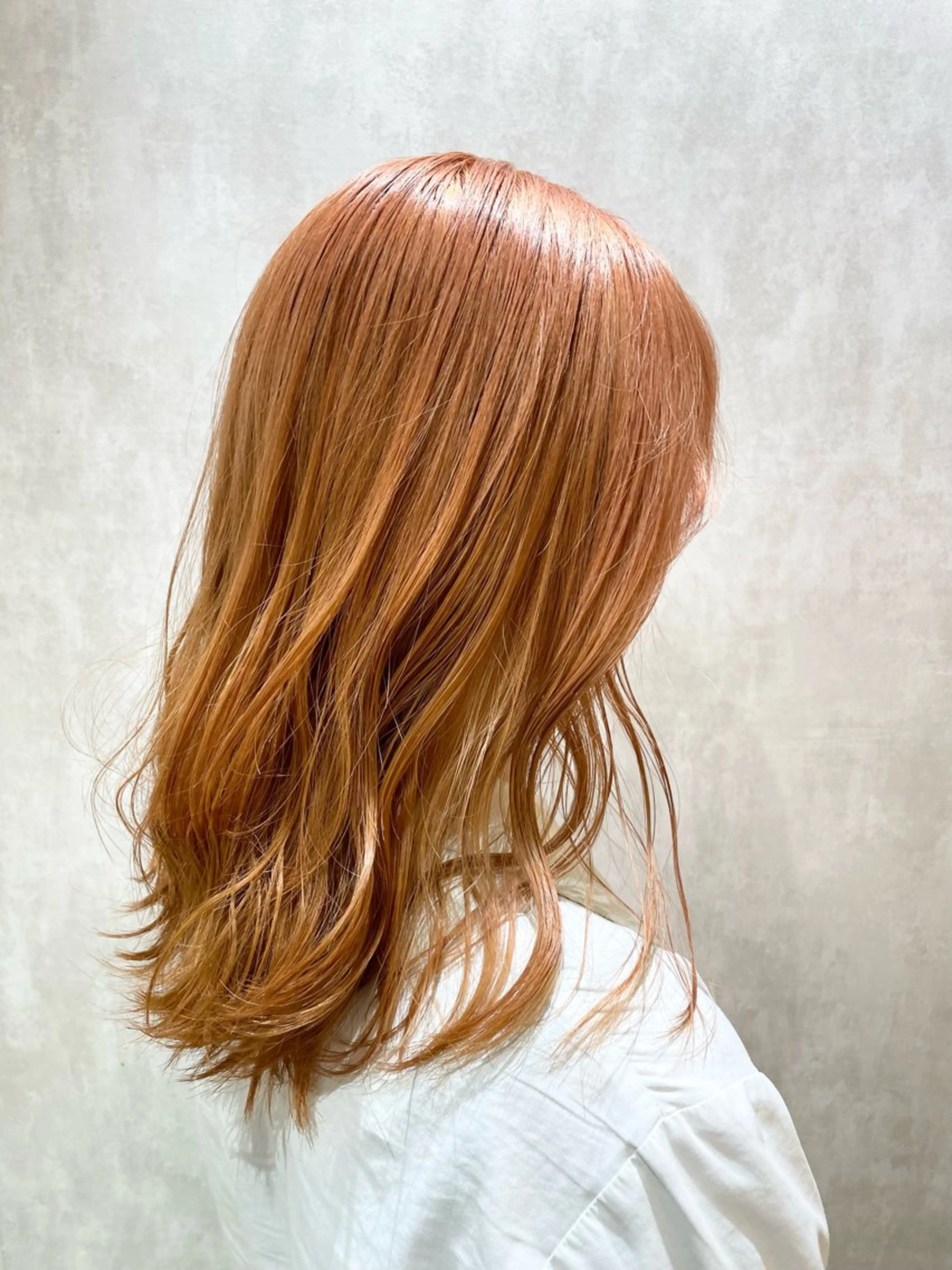 ミディアム カラー ベージュカラー ブリーチ オレンジ ORL’MENT所属・髪質改善ストレート オルメントのヘアスタイル