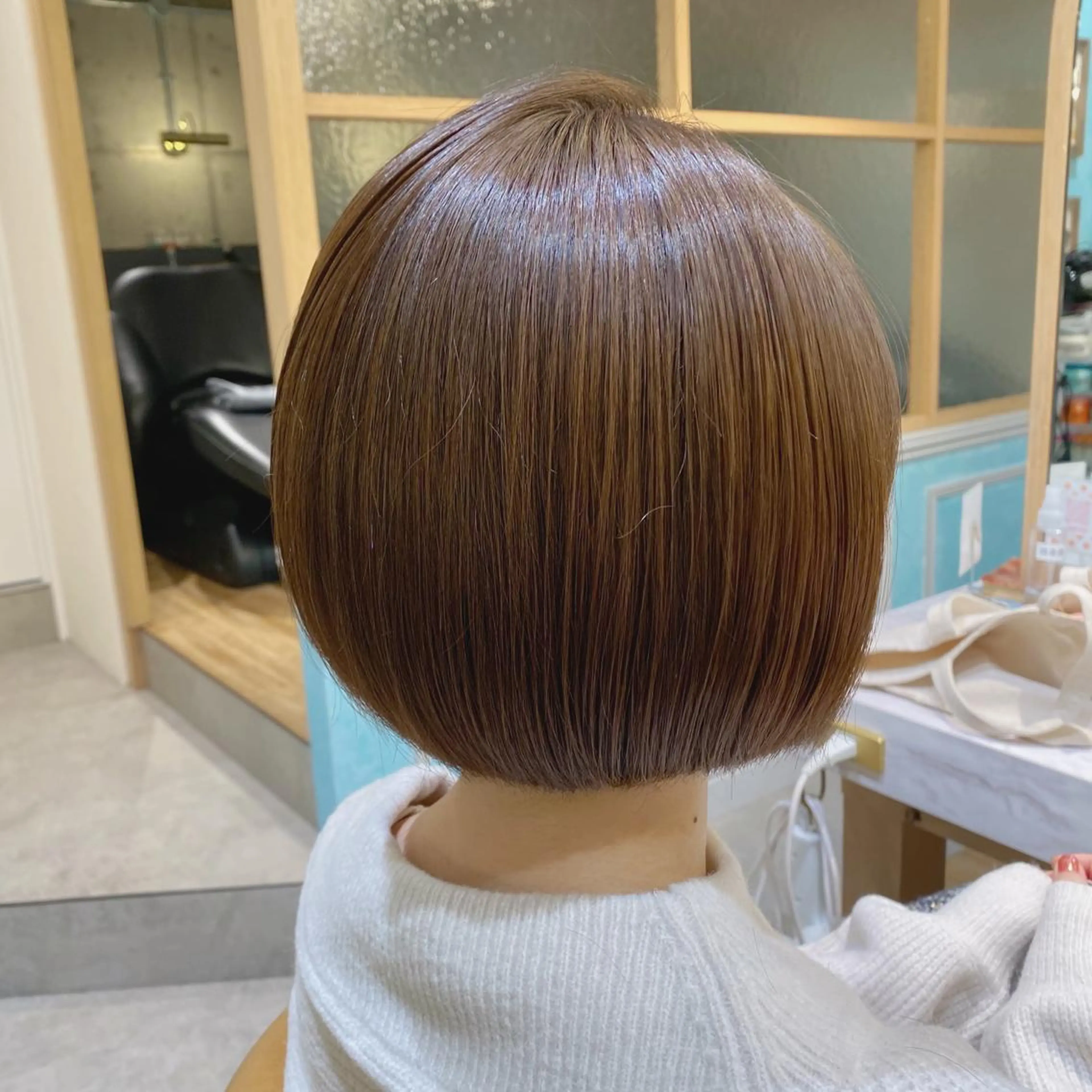 ミディアム アッシュ ボブ 髪質改善 トリートメント 山本翔一郎 韓国顔周りレイヤーのヘアスタイル