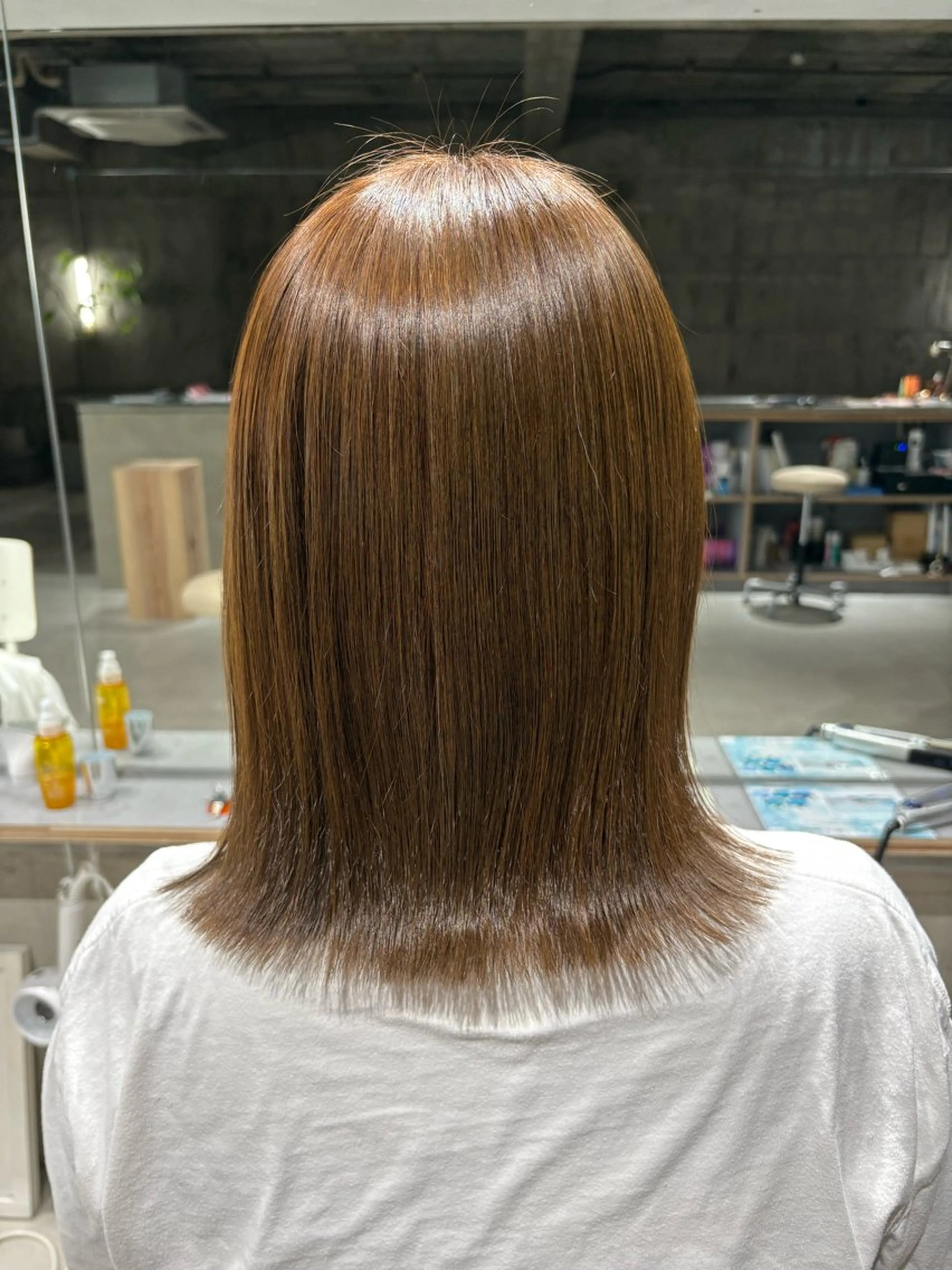 ミディアム カラー ベージュカラー オリーブベージュ カット ヘアカラー 玉置 七海のヘアスタイル