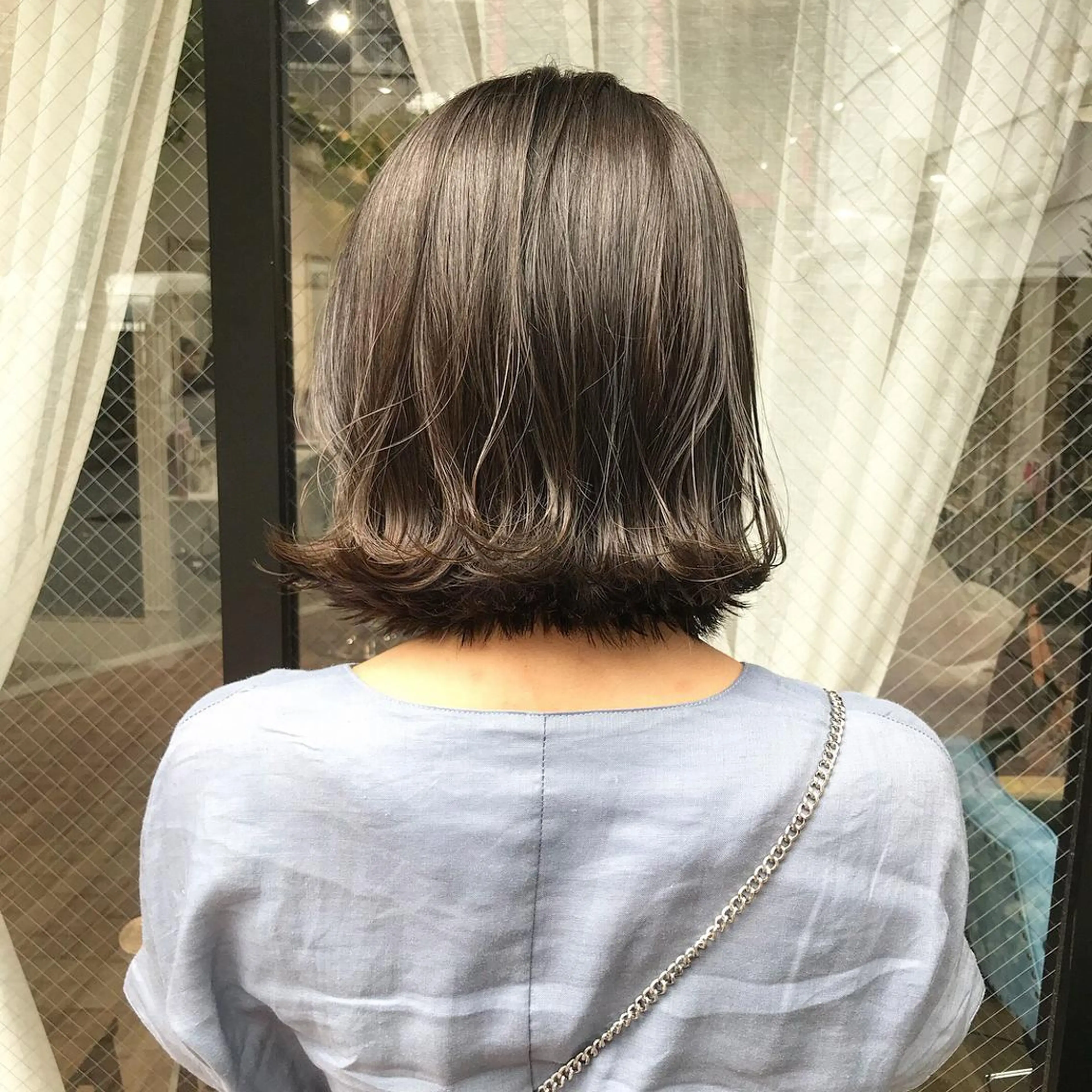 ショート カラー 切りっぱなしボブ ボブ レイヤー/顔周り /AKARIのヘアスタイル