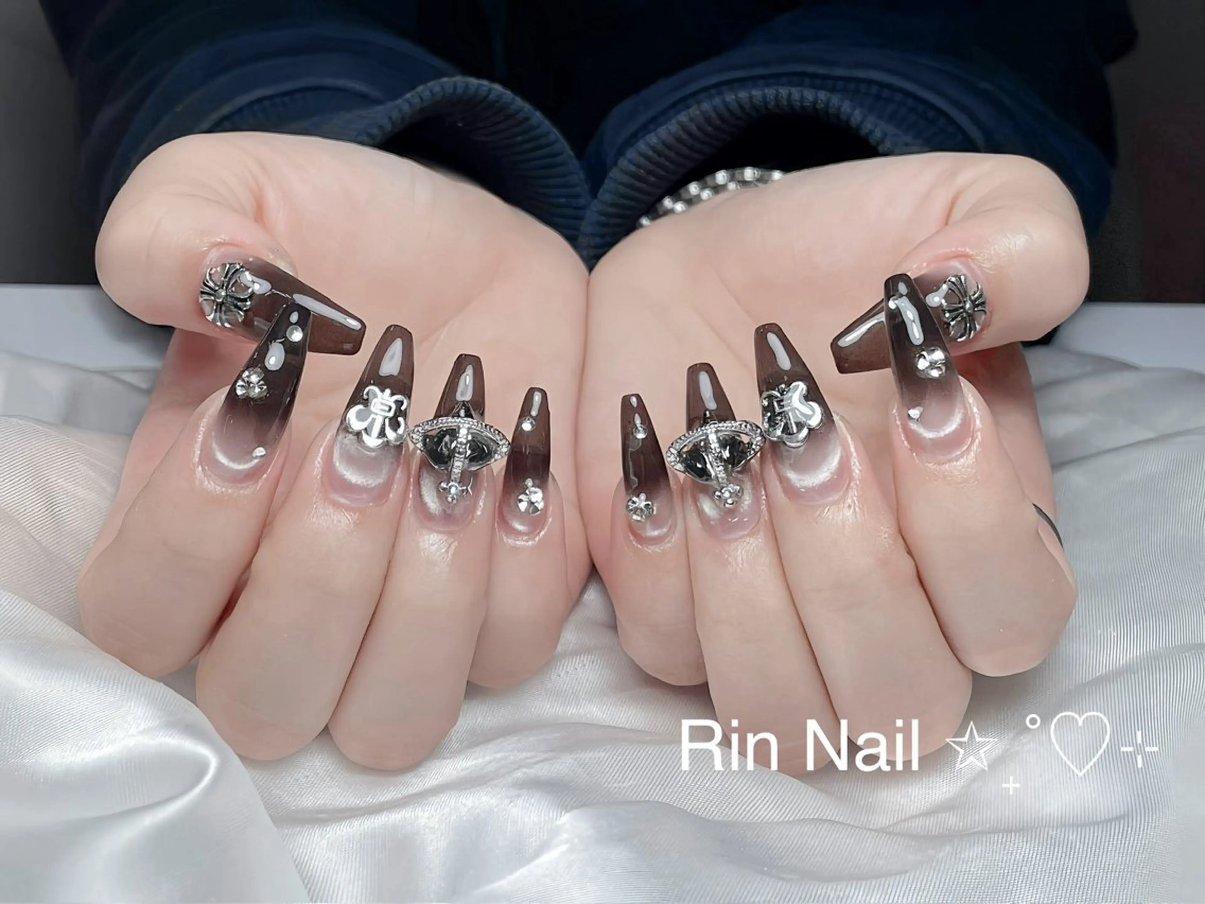 ネイル アートネイル 成人式 ロングネイル スカルプネイル ネイルチップ ハンドネイル Rin Nail 新大久保店のネイルデザイン