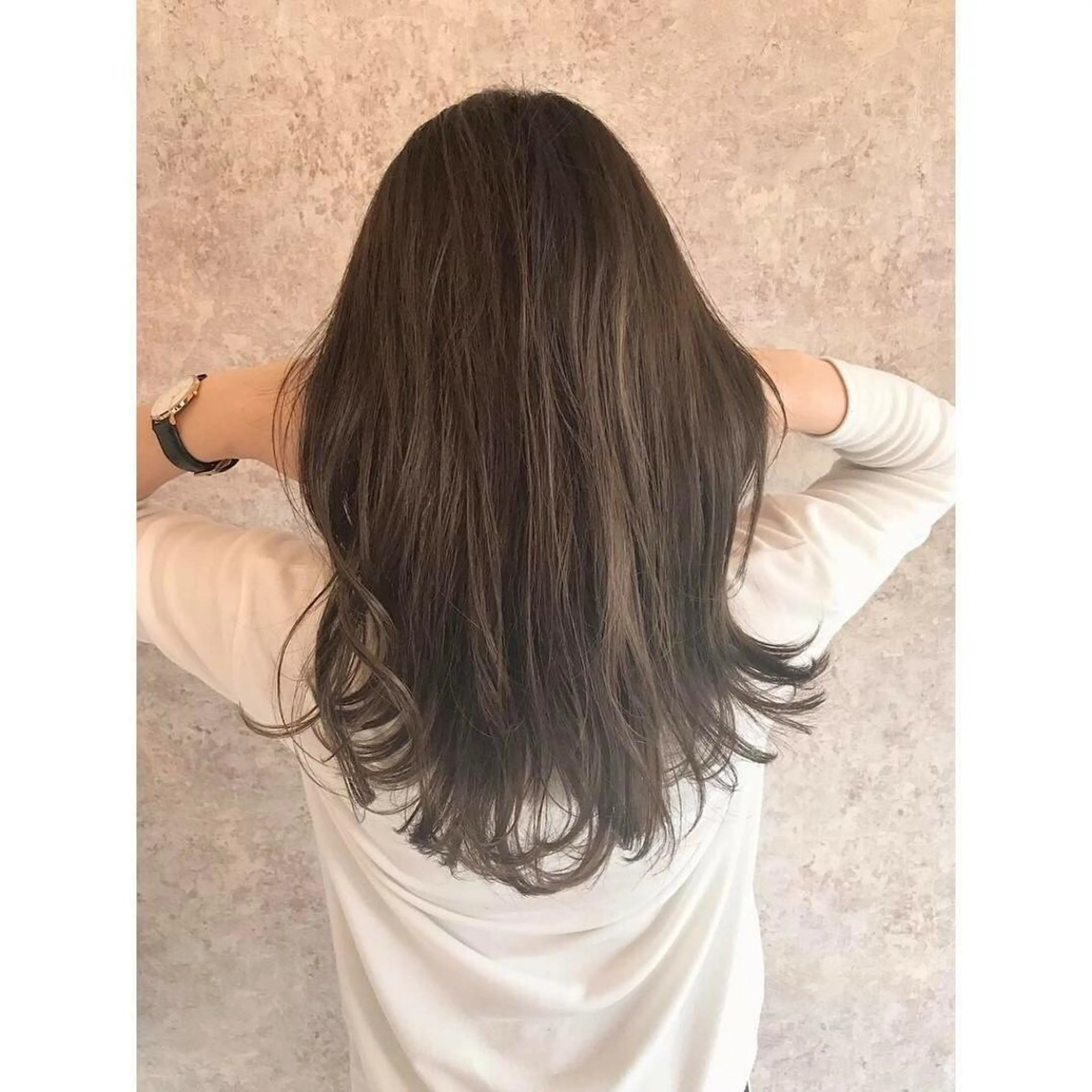 セミロング カラー due hair 京都駅前店 MILBON オージュア認定サロン【デューヘアー】所属・ハイトーンブリーチ 土坂 由志【京都】のヘアスタイル