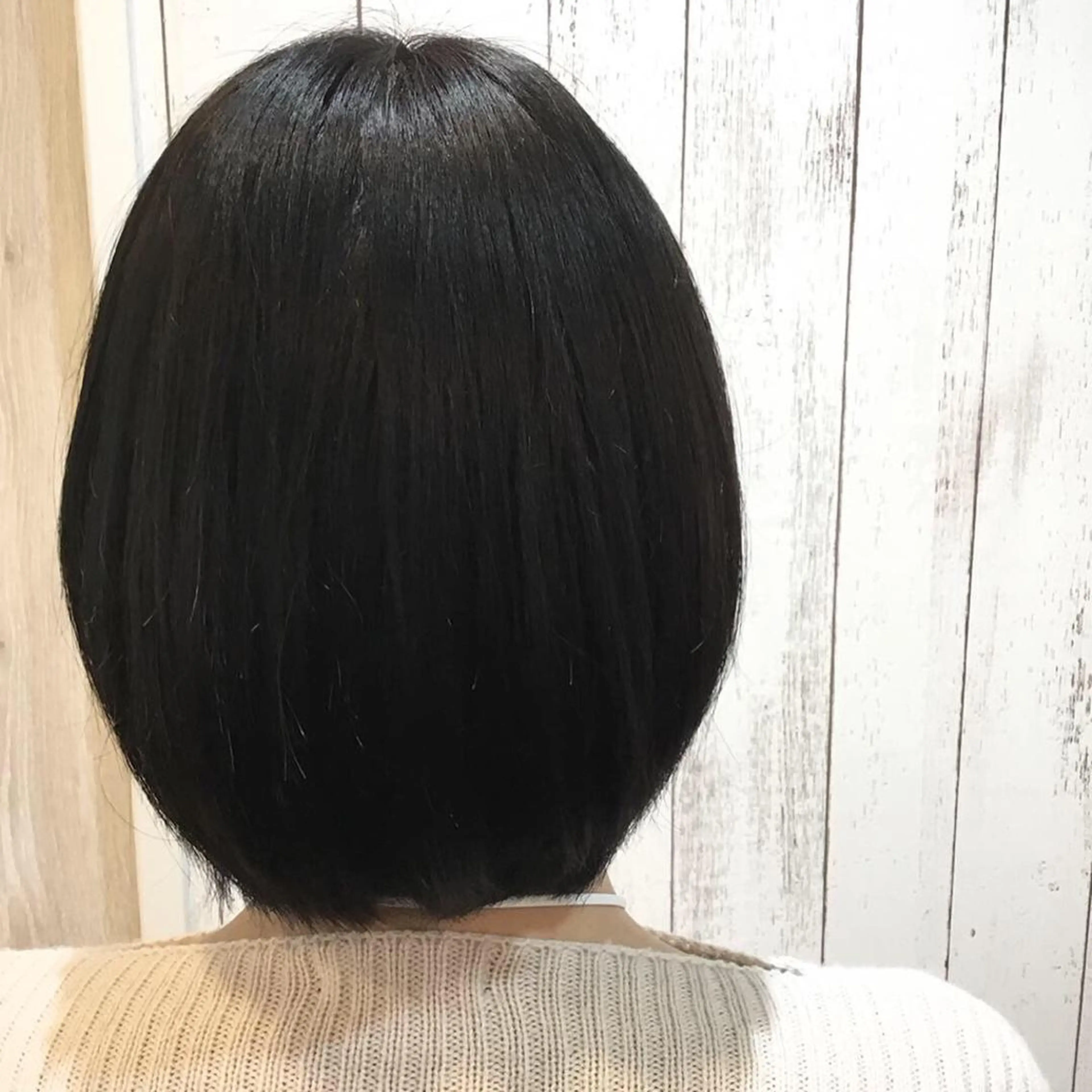 ショート カラー embrace エンブレイスのヘアスタイル