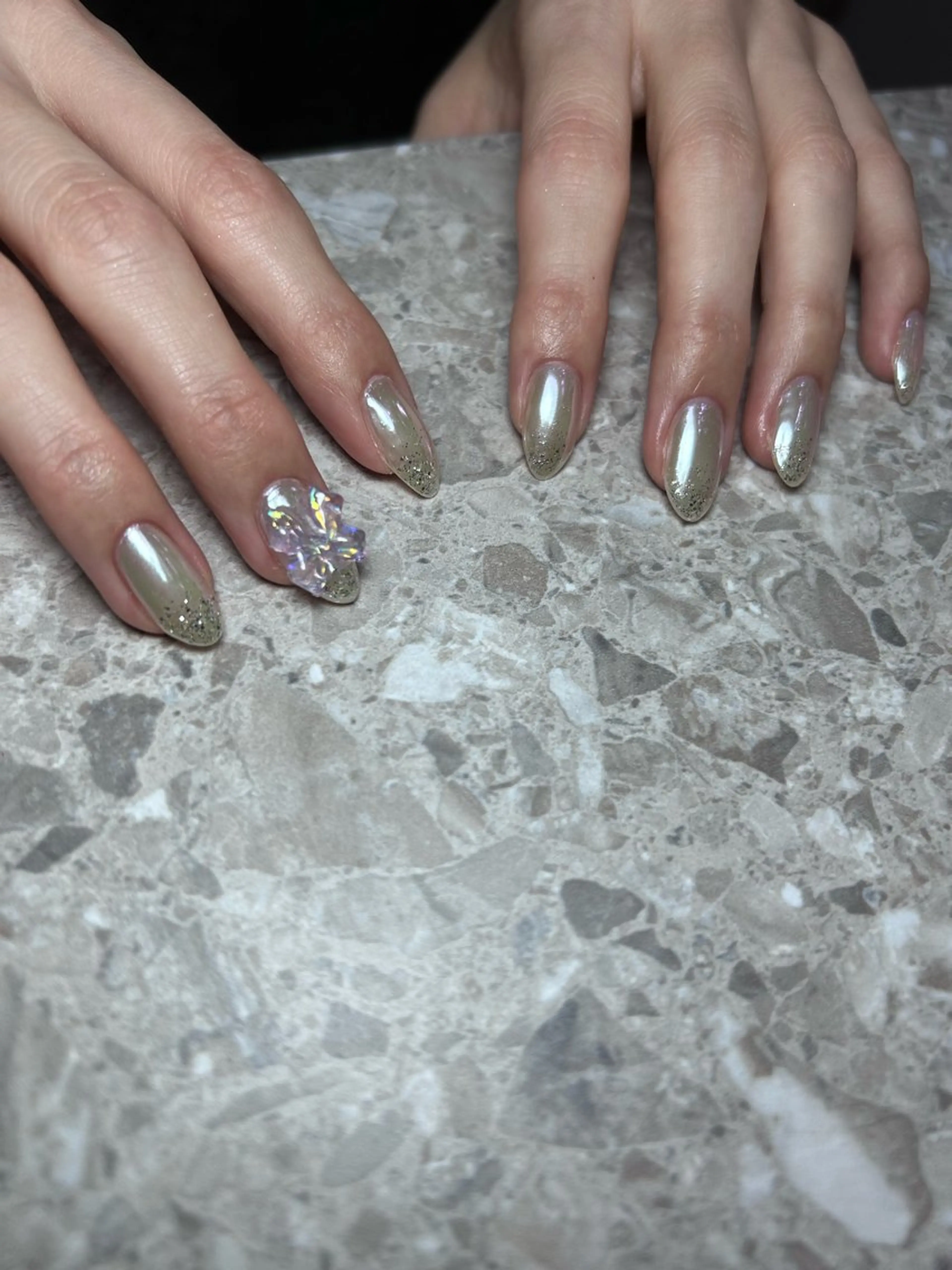 ネイル グラデーション ミラーネイル Raby 浅草店所属・raby KESAMIのネイルデザイン