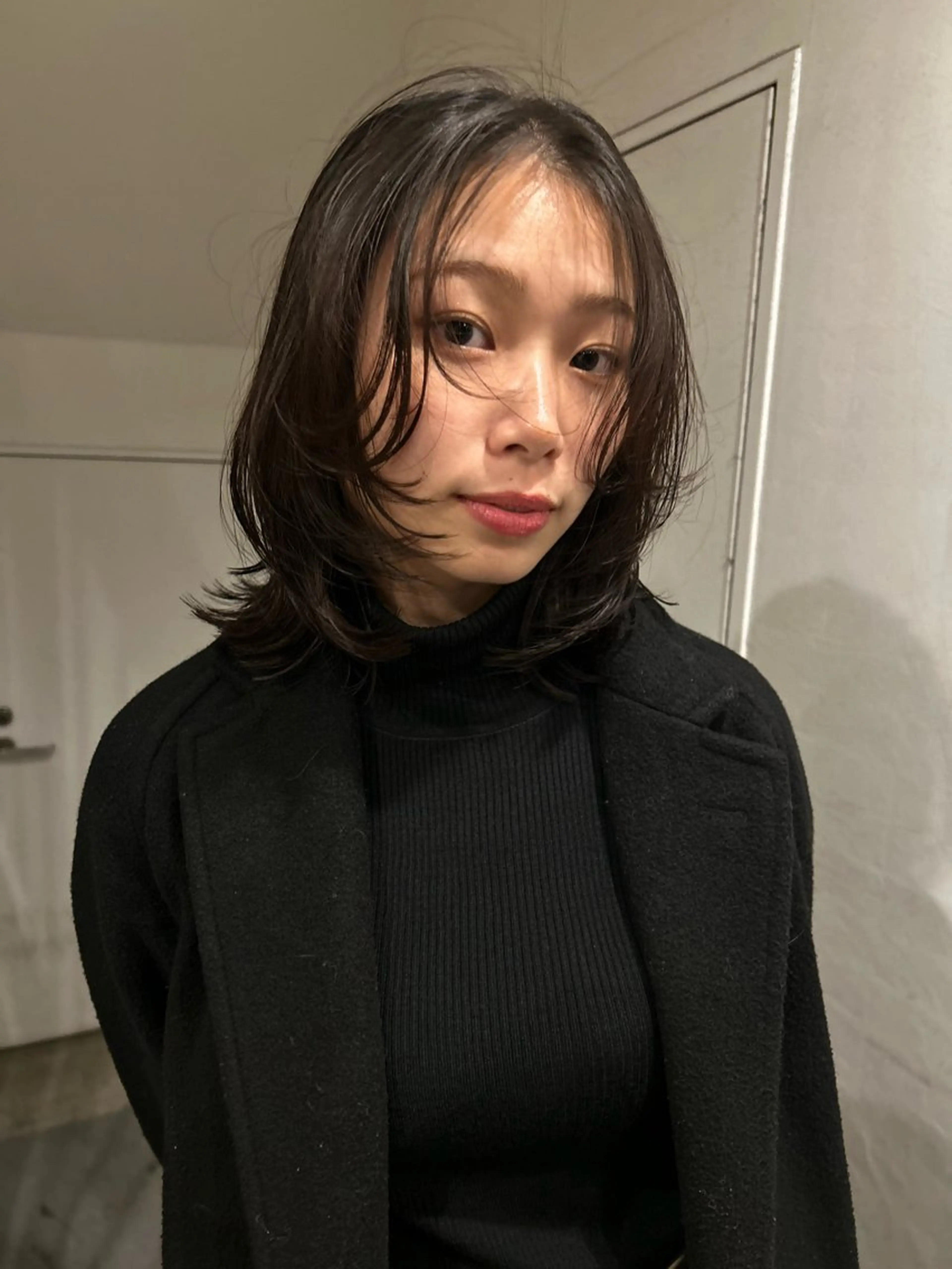 ミディアム hen所属・心斎橋/レイヤー/ ブリーチ/モエのヘアスタイル