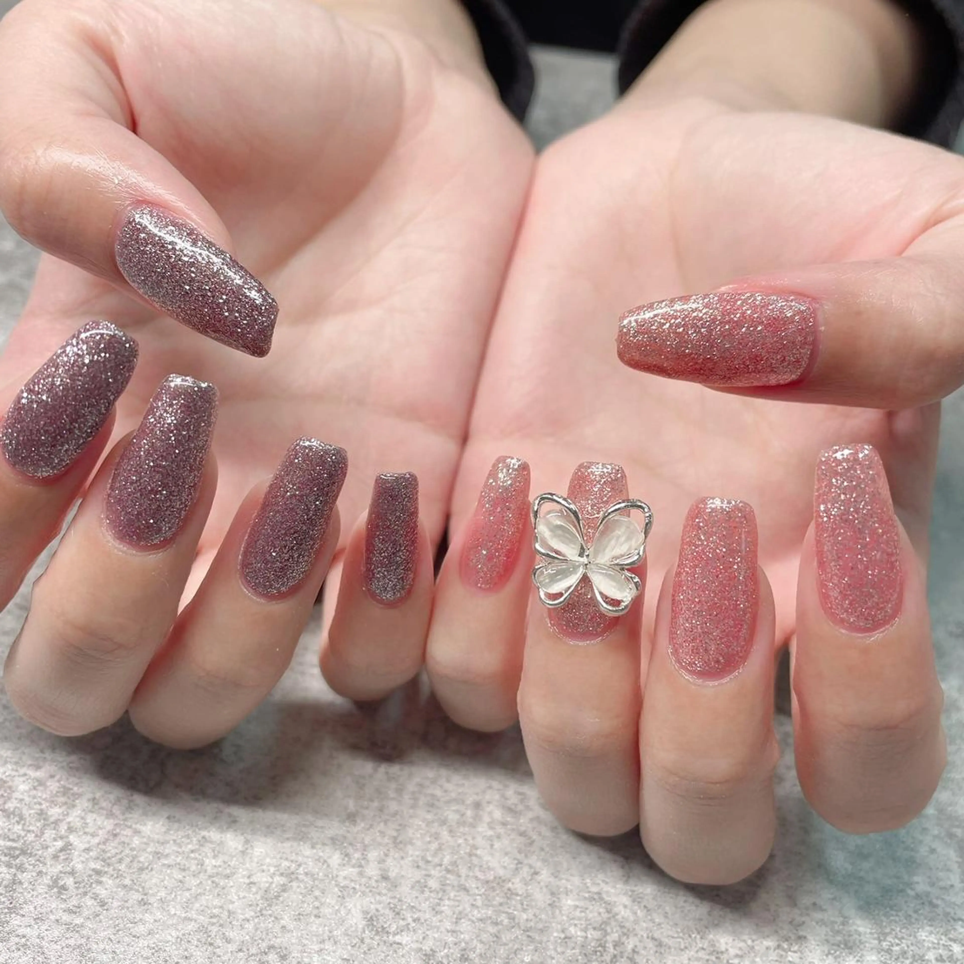 ネイル オーロラネイル ボルドー クリアネイル フラッシュネイル フットネイル Rabe nail ラーベネイルのネイルデザイン