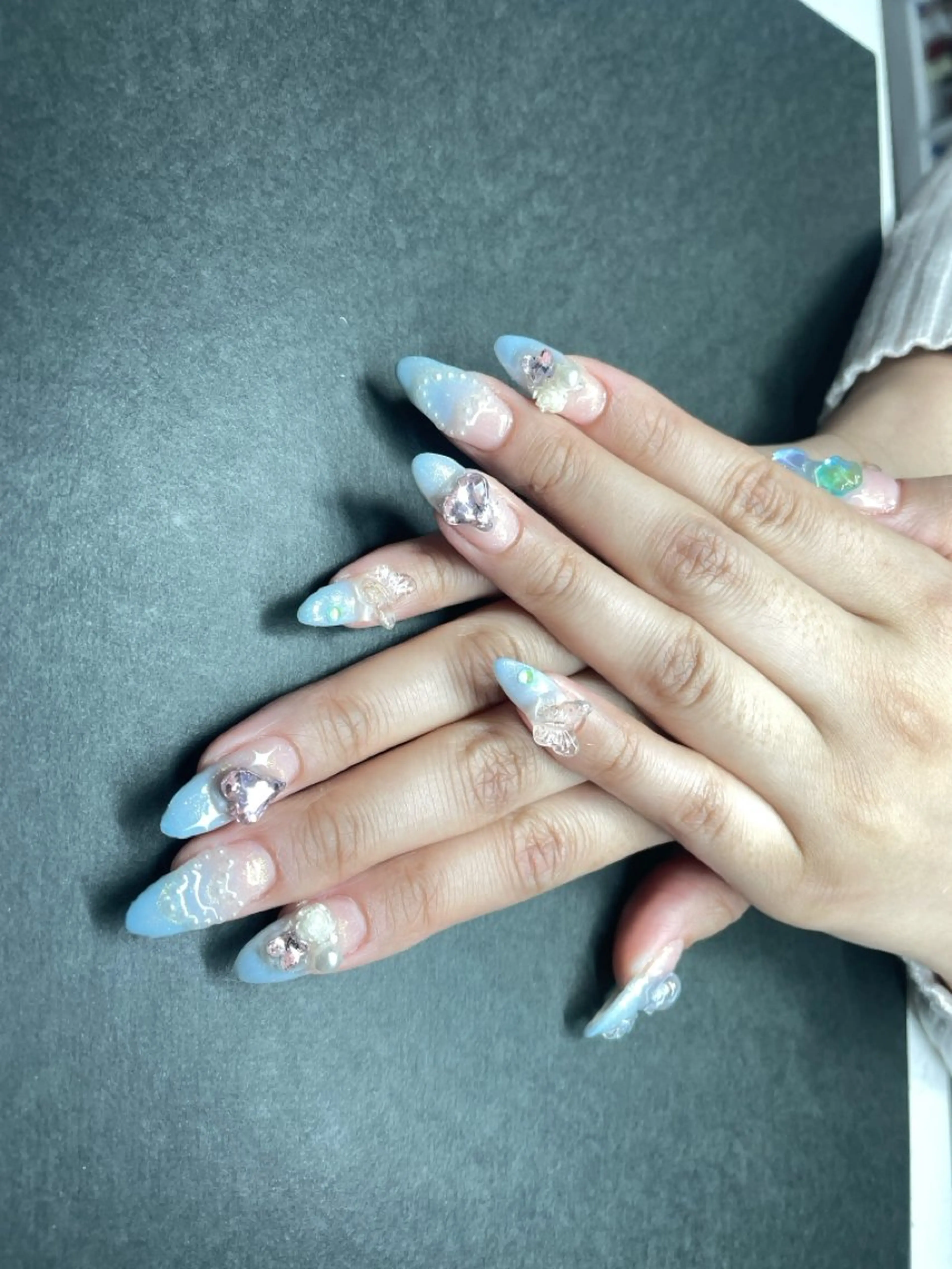 ネイル ハンドネイル Dea 心咲のネイルデザイン