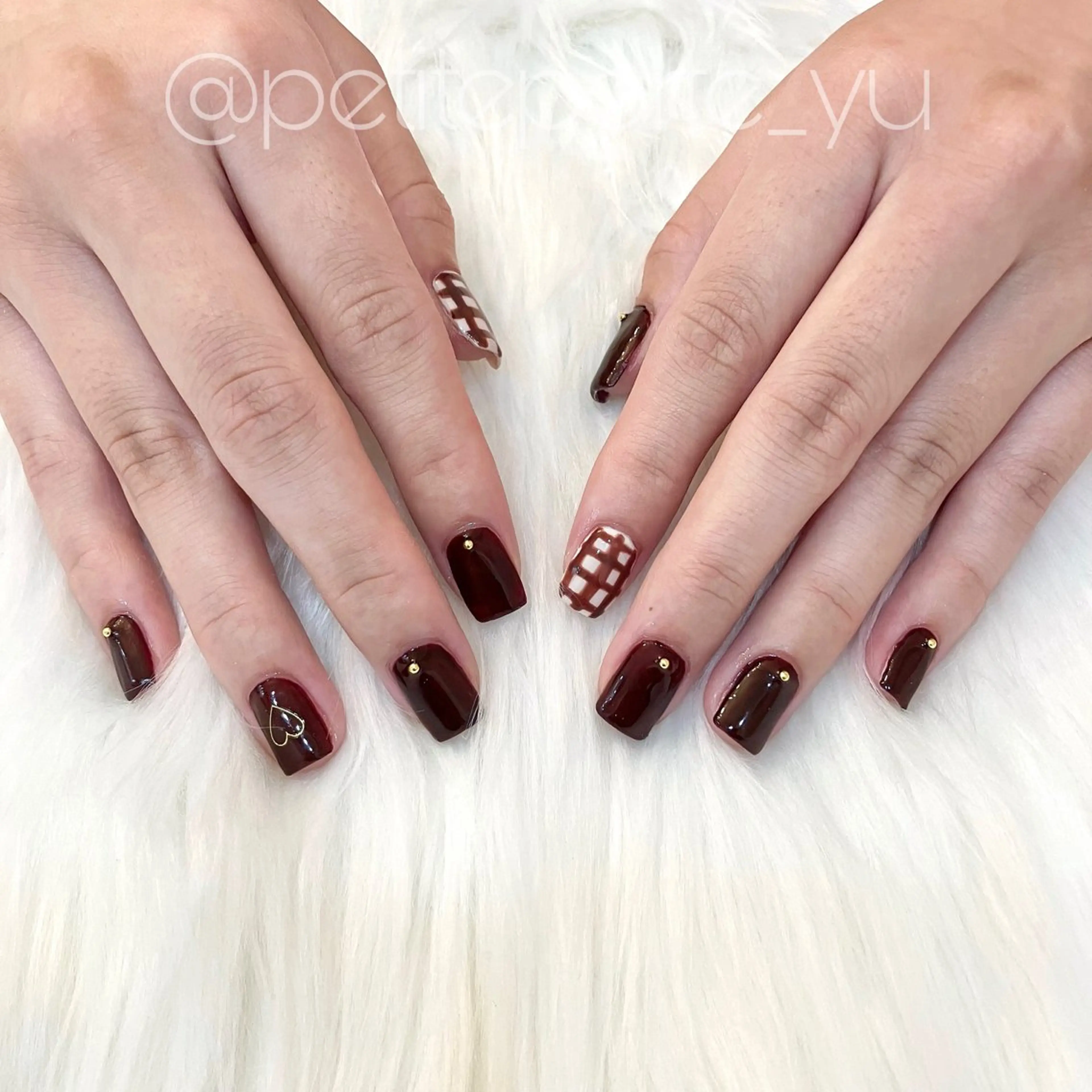 ネイル ボルドー ゴールド ハンドネイル nailsalon petite porte所属・petite porteのネイルデザイン