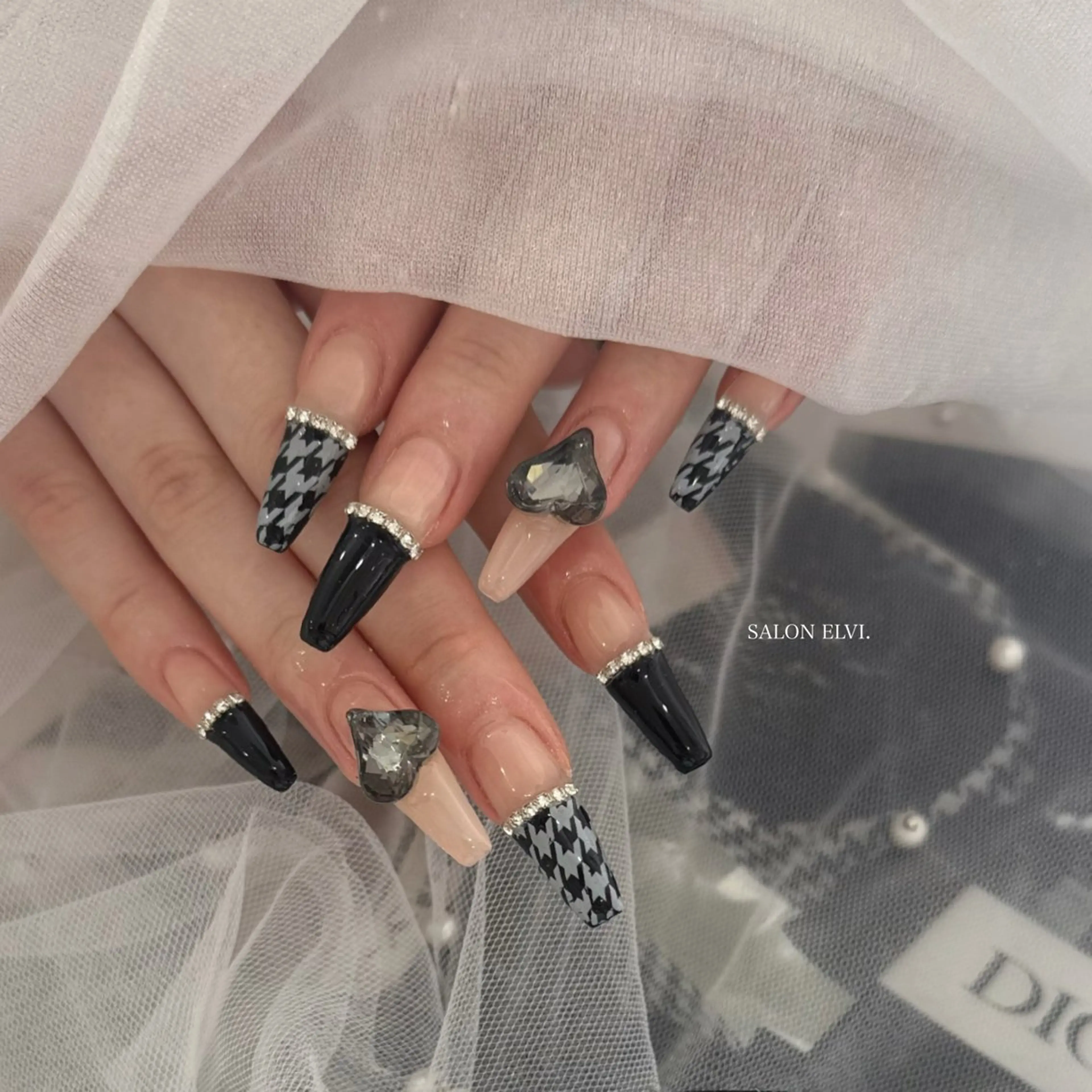 ネイル SALON ELVI.所属・SALON ELVI.のネイルデザイン