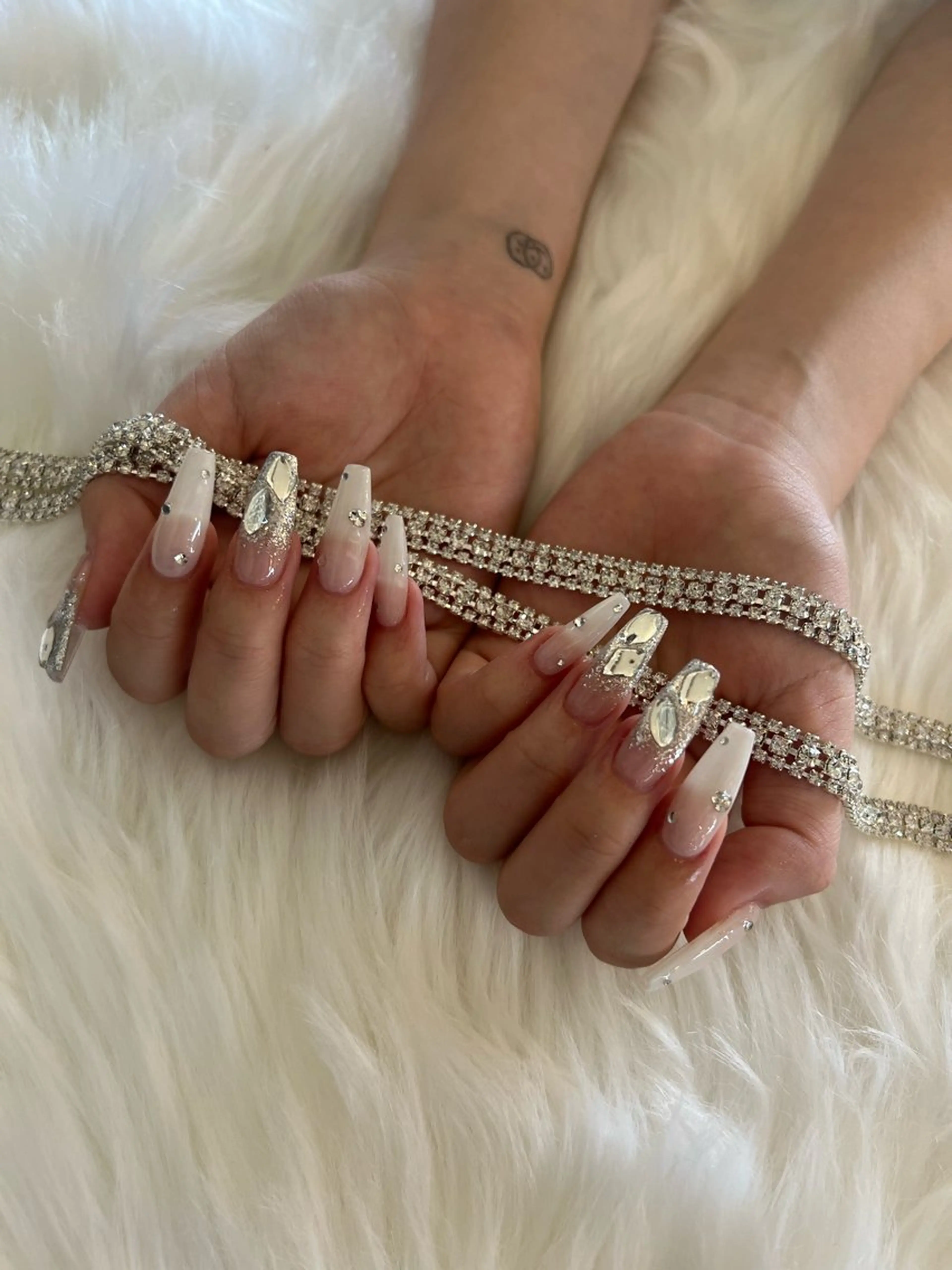 ネイル ハンドネイル ハンドケア RÊVIA所属・RÊVIA (レヴィア)のネイルデザイン