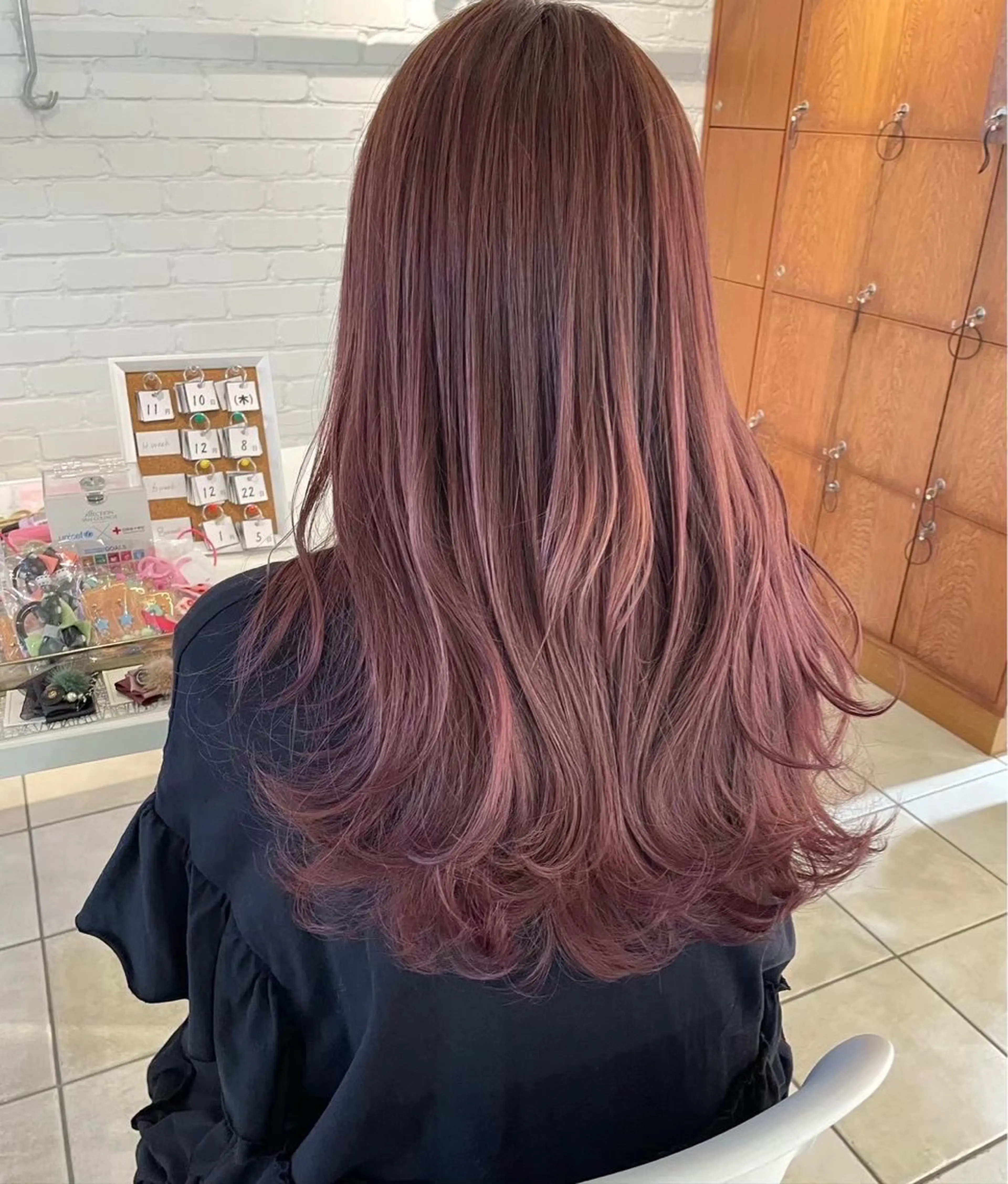 ロング カラー ロングレイヤー レイヤーカット ロング 🌟デザインカラー 🌟コノミ🌟のヘアスタイル