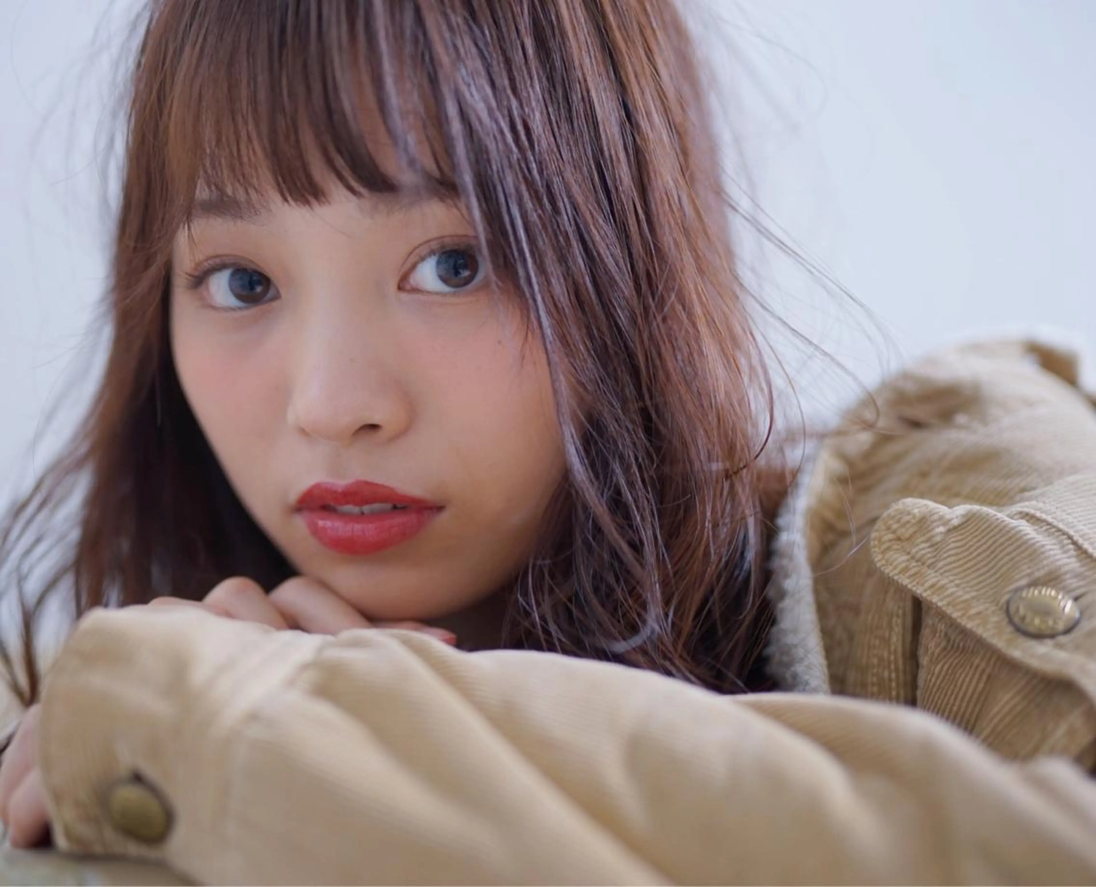 ミディアム ✨艶ブリーチカラー ✨四ノ宮裕己のヘアスタイル