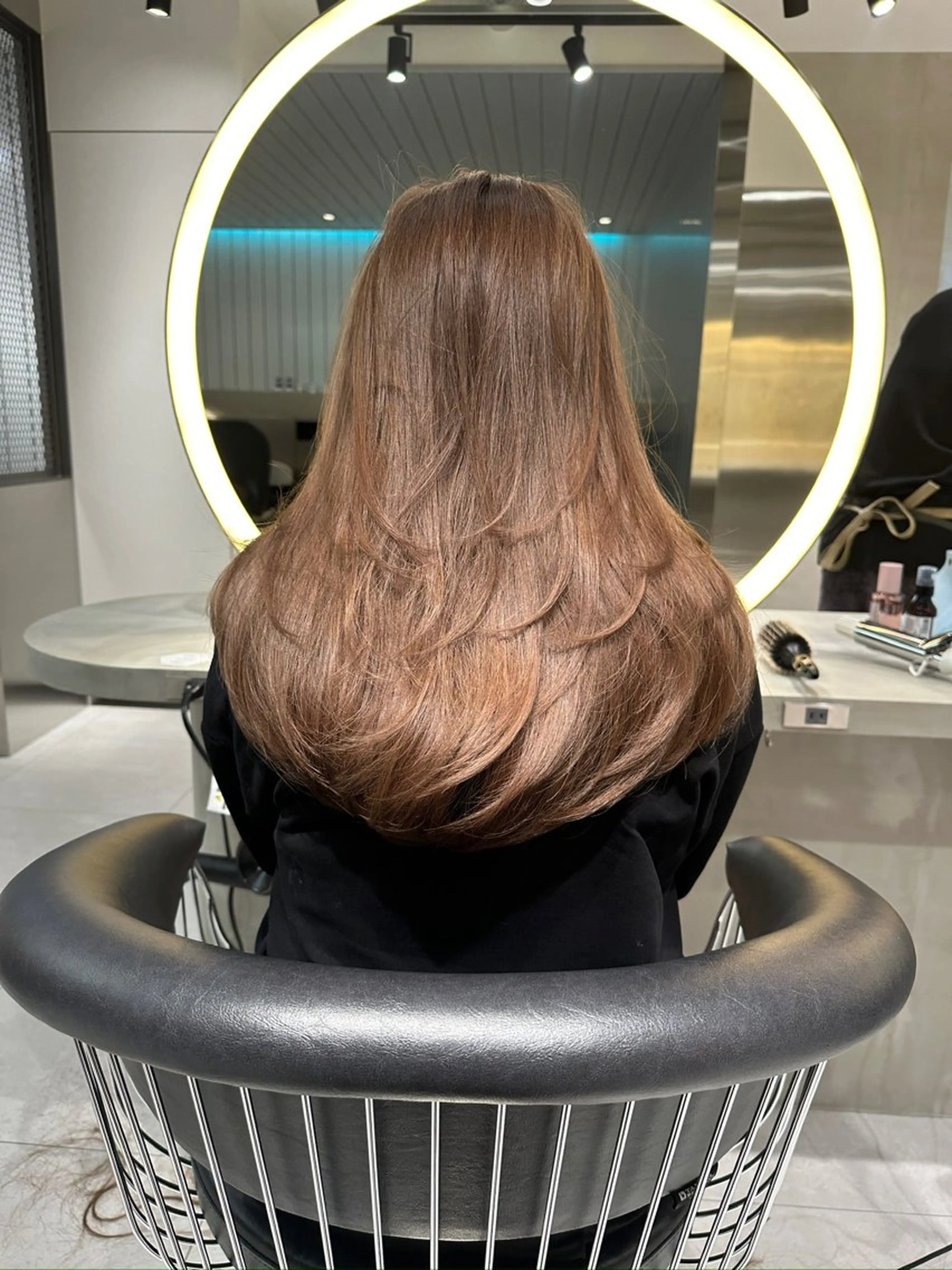 ロング 顔まわりレイヤー 顔周りカット ハイレイヤー レイヤーカット ローレイヤー カット MOMOHA/ 🍑レイヤーカットのヘアスタイル