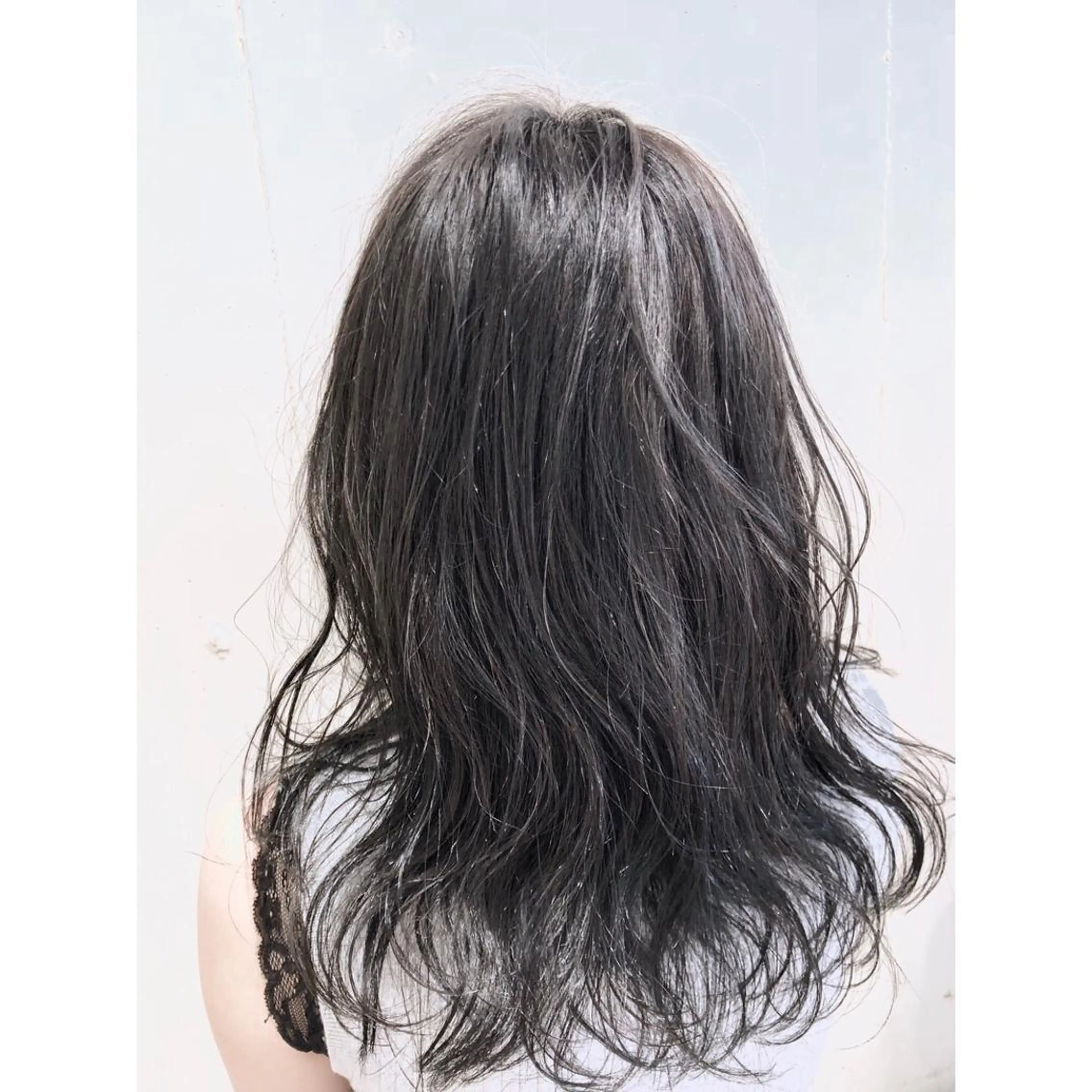 ミディアム カラー パーマ ヘアアレンジ ブリーチ 透明感カラー グラデーションカラー グレージュ ハイライトカラー 【ツヤ髪美容師】 ツダケイスケのヘアスタイル