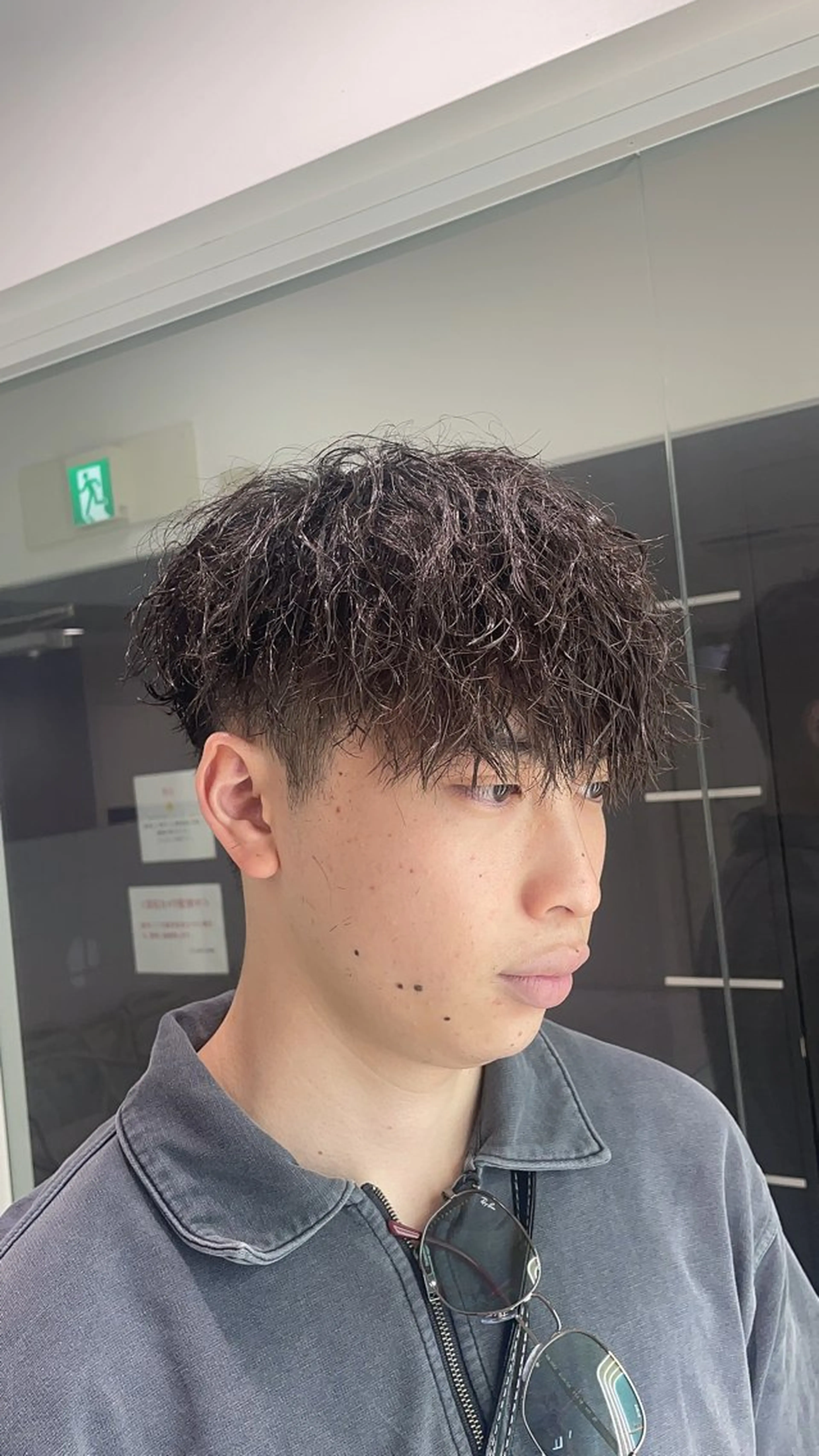 ショート パーマ ヘアアレンジ メンズ メンズパーマ 顔まわりカット の達人のヘアスタイル