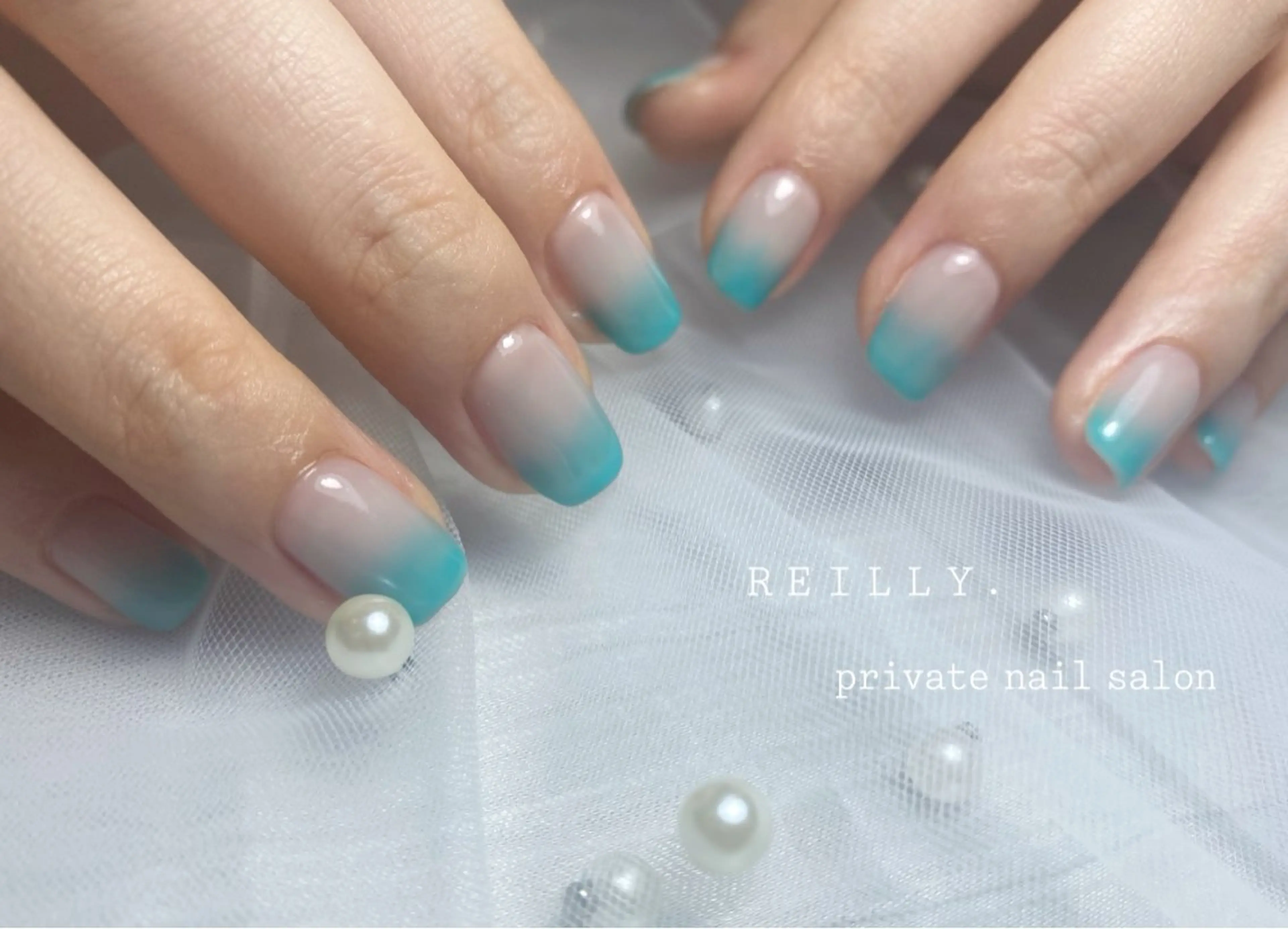 ネイル フラッシュネイル フレンチネイル ジェルネイル グラデーション ラメ(グリッター) ハンドネイル ハンドケア REILLY.　private nail salon所属・Marina 《REILLY.》のネイルデザイン
