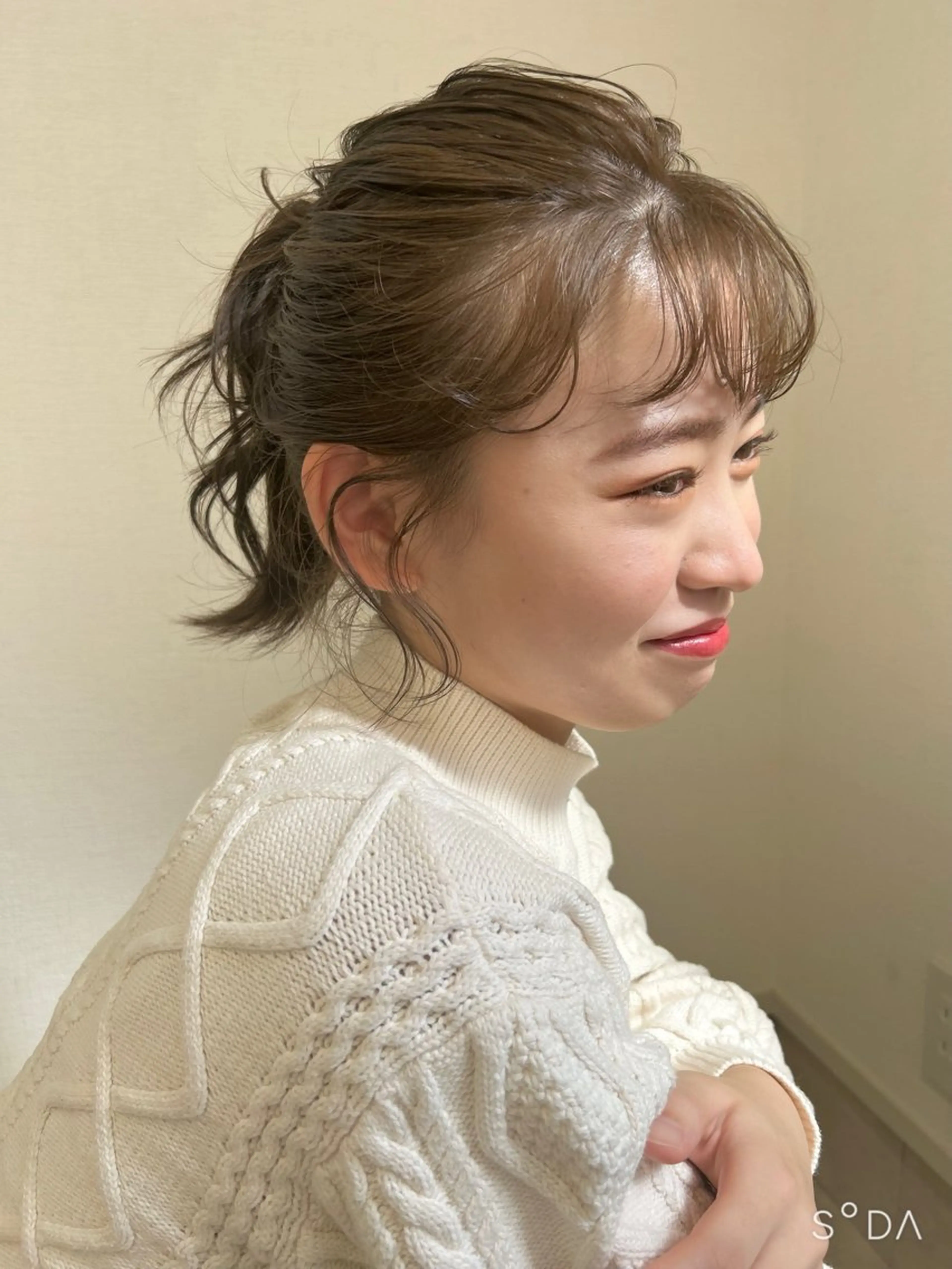ミディアム 青山 月香のヘアスタイル