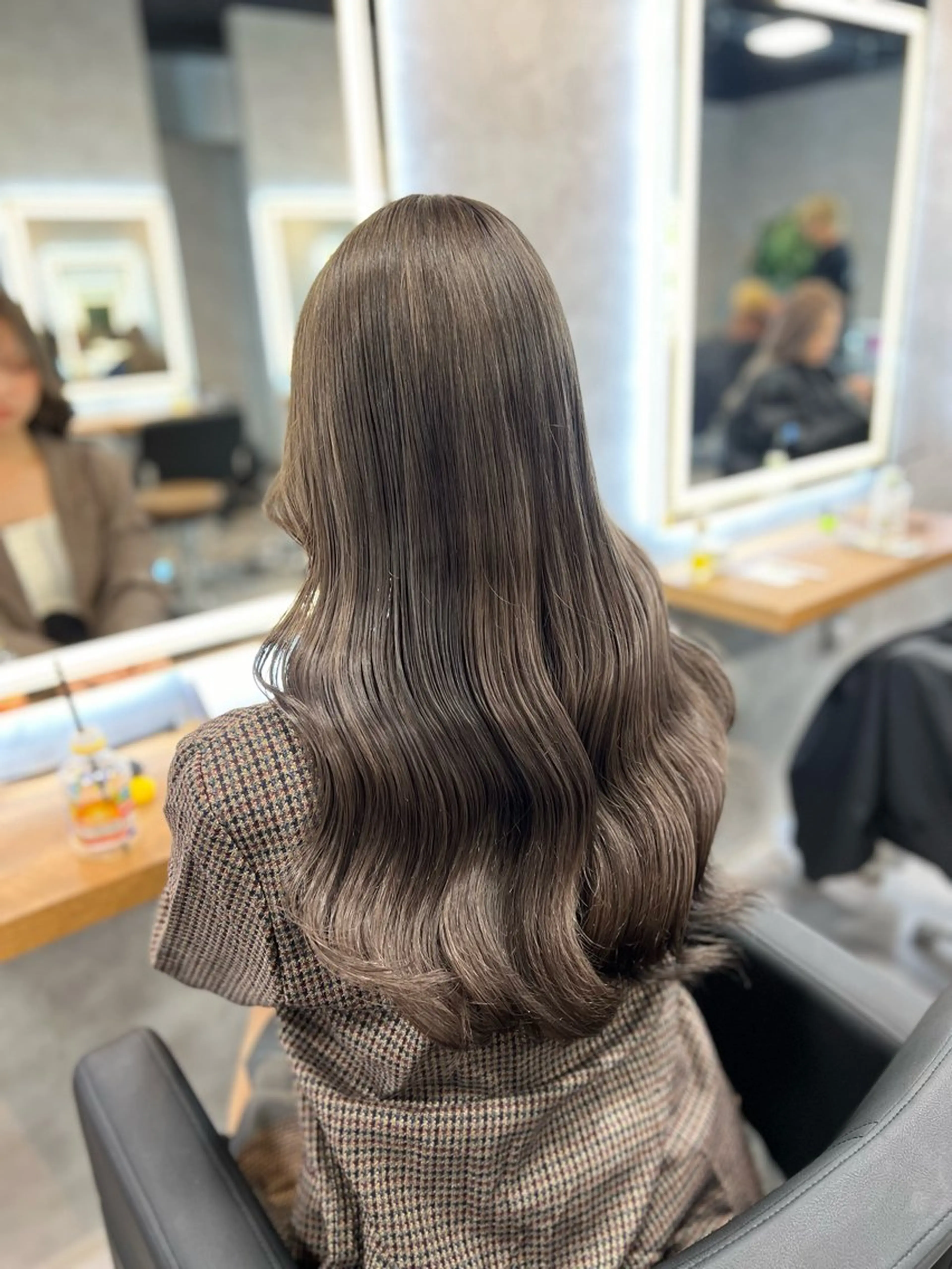 セミロング カラー ダブルカラー グレージュ ハイトーンカラー 髪質改善 ヘアカラー トリートメント ヘアセット カラー指名NO.1 🌈Neneのヘアスタイル