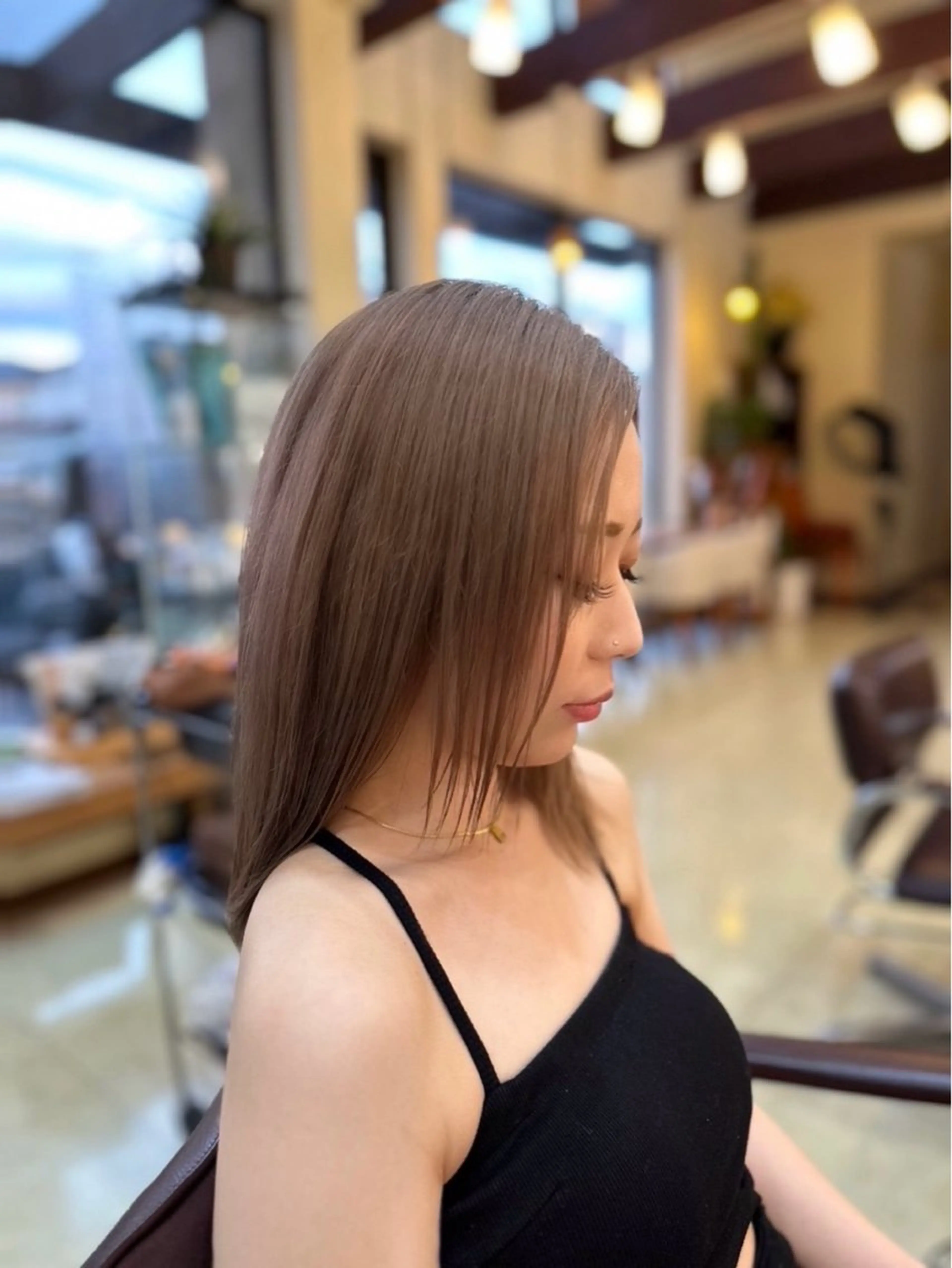 セミロング ヘアカラー hair&makeRIHGA所属・鈴木希優 /ハイトーンカラーのヘアスタイル