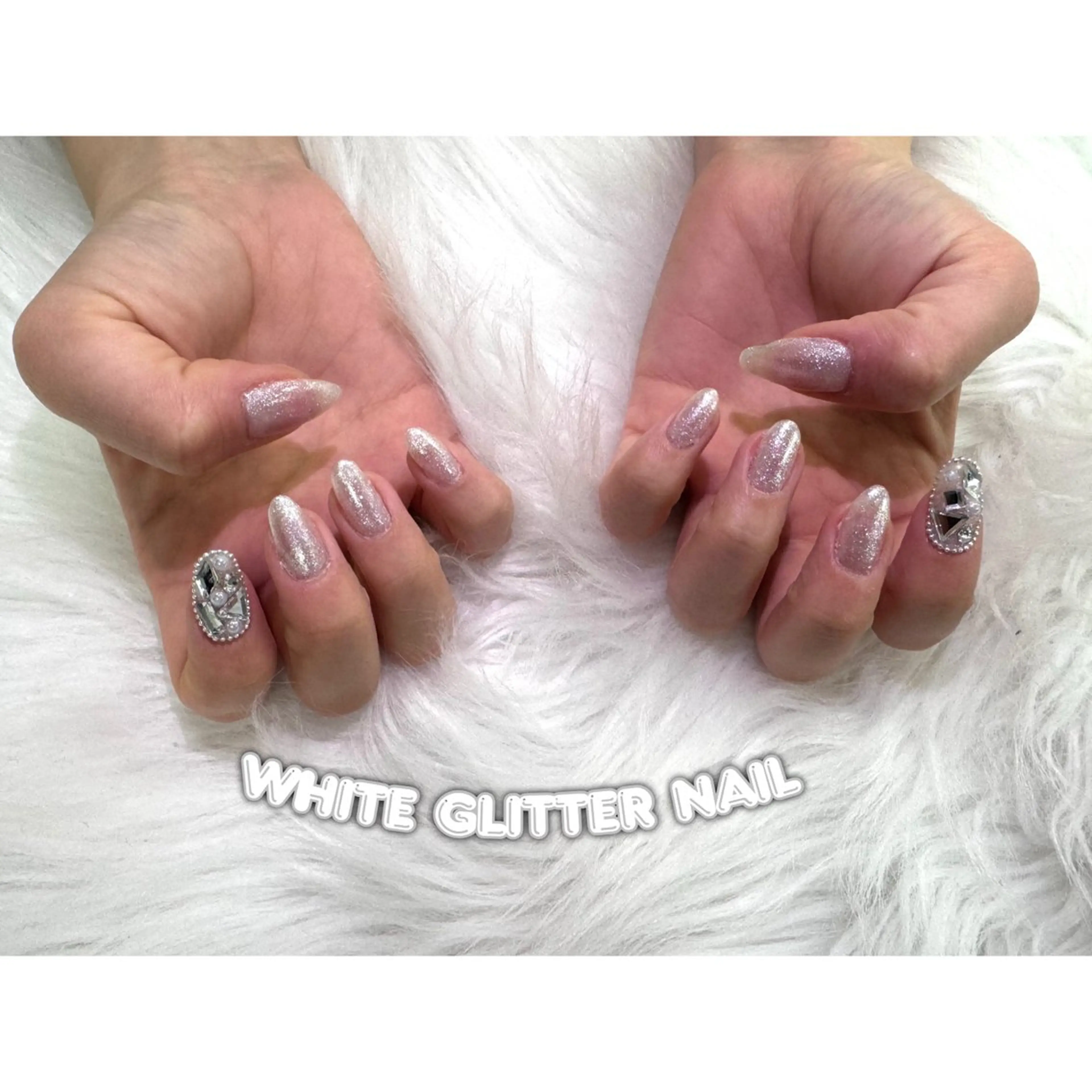 ネイル アートネイル ラメ(グリッター) ワンカラーネイル ストーンネイル ホワイト セプトアカデミー rikuのネイルデザイン