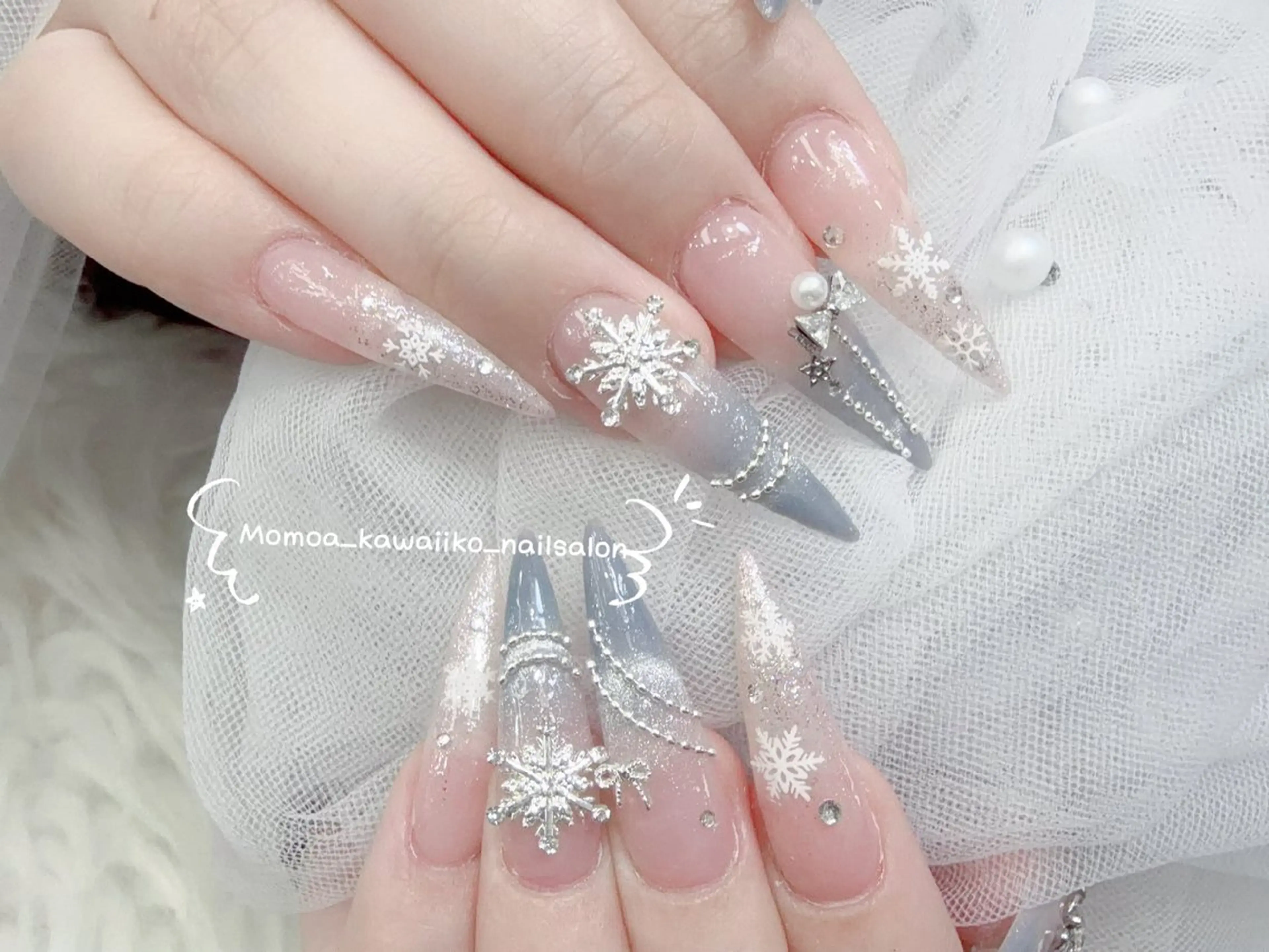 ネイル 成人式 ロングネイル マグネットネイル 大理石ネイル(マーブル) リボン ハンドネイル MoMoA Nail ネイル長さ出し専門店のネイルデザイン