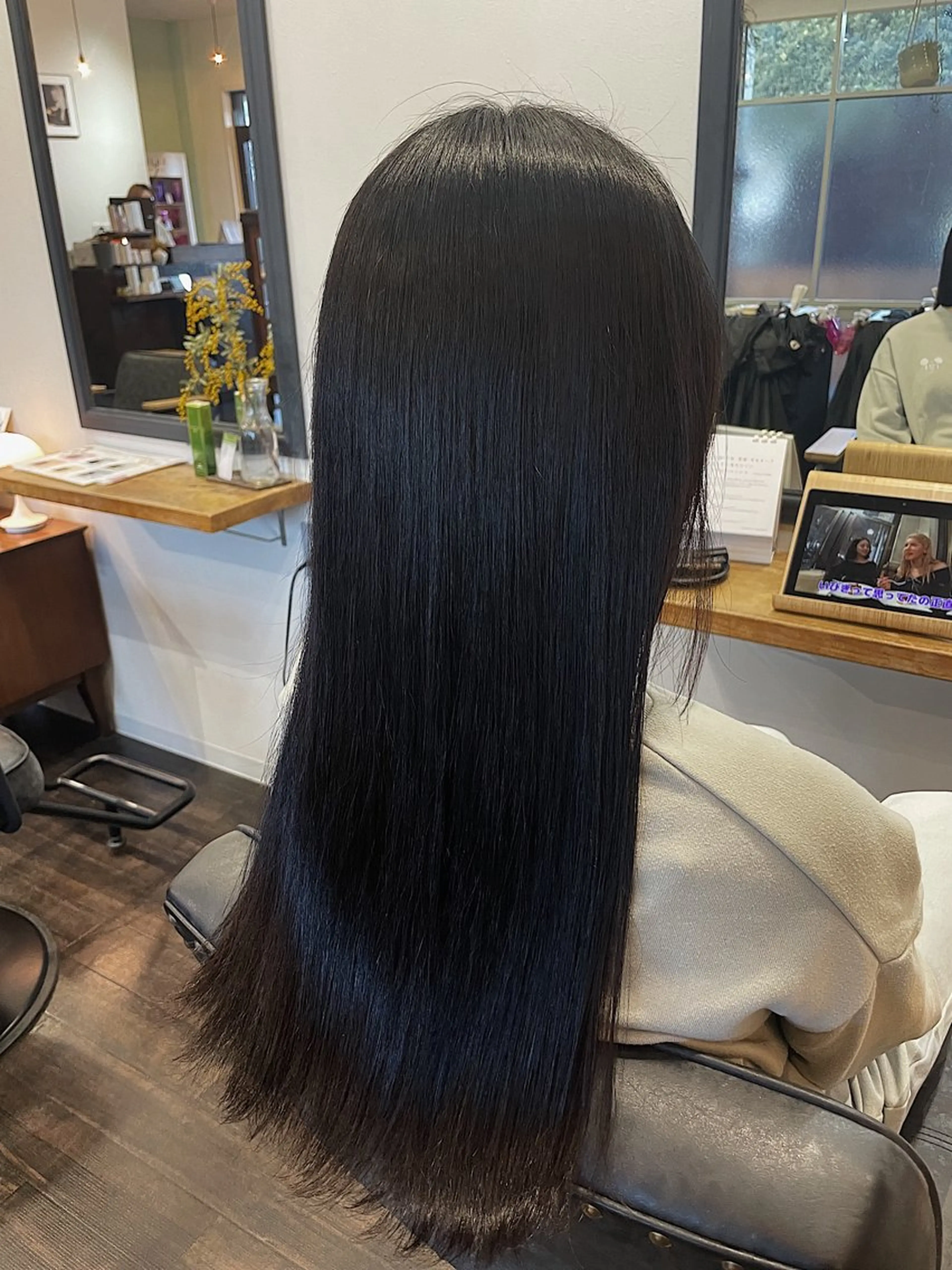 ロング 縮毛矯正 hair bulb所属・三國 栞音のヘアスタイル