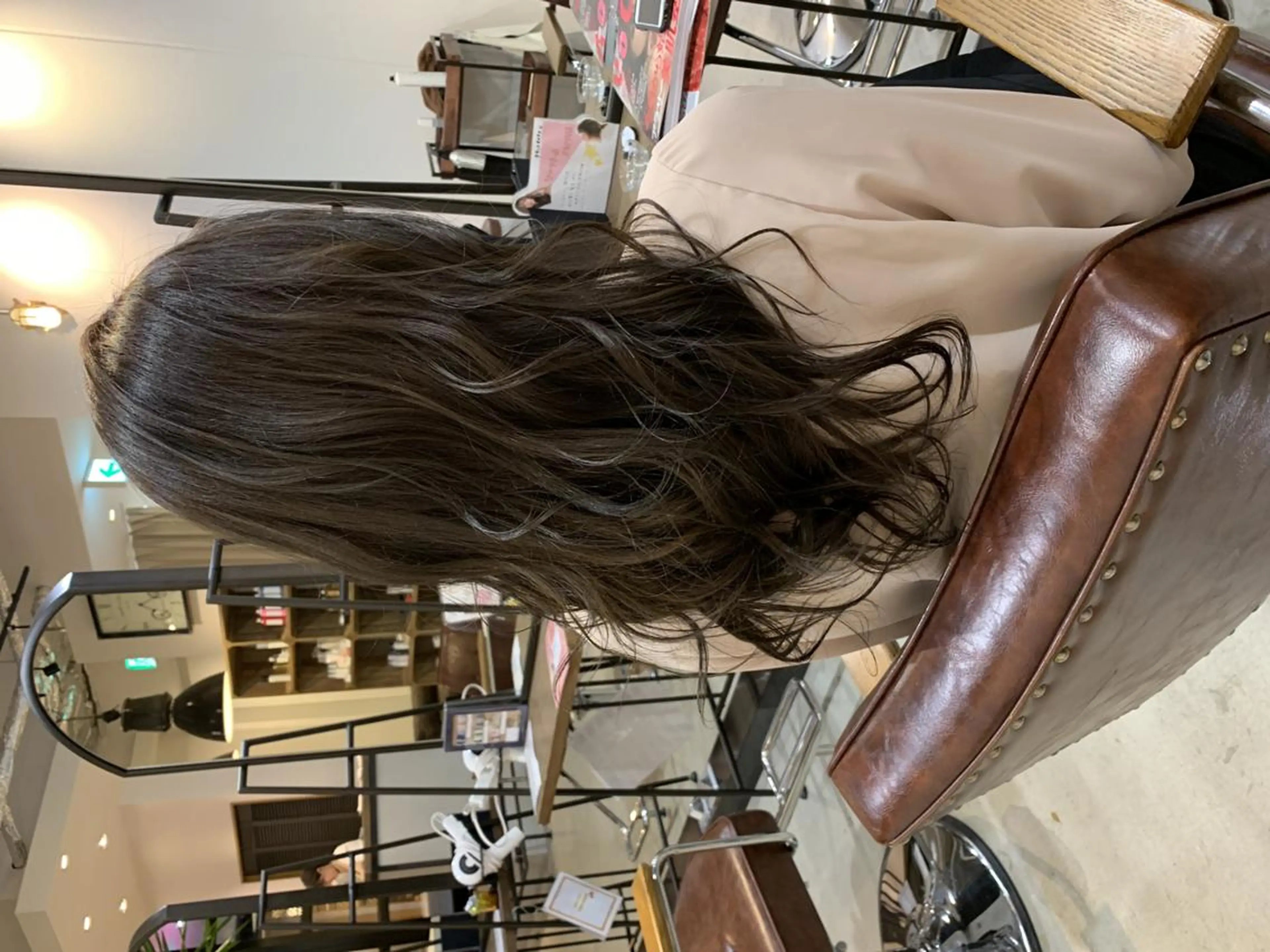 ロング カラー パーマ ヘアアレンジ メンズ キッズ ネイル マツエク・マツパ 中津No.1髪質改善 店長✨透ける暗髪のヘアスタイル