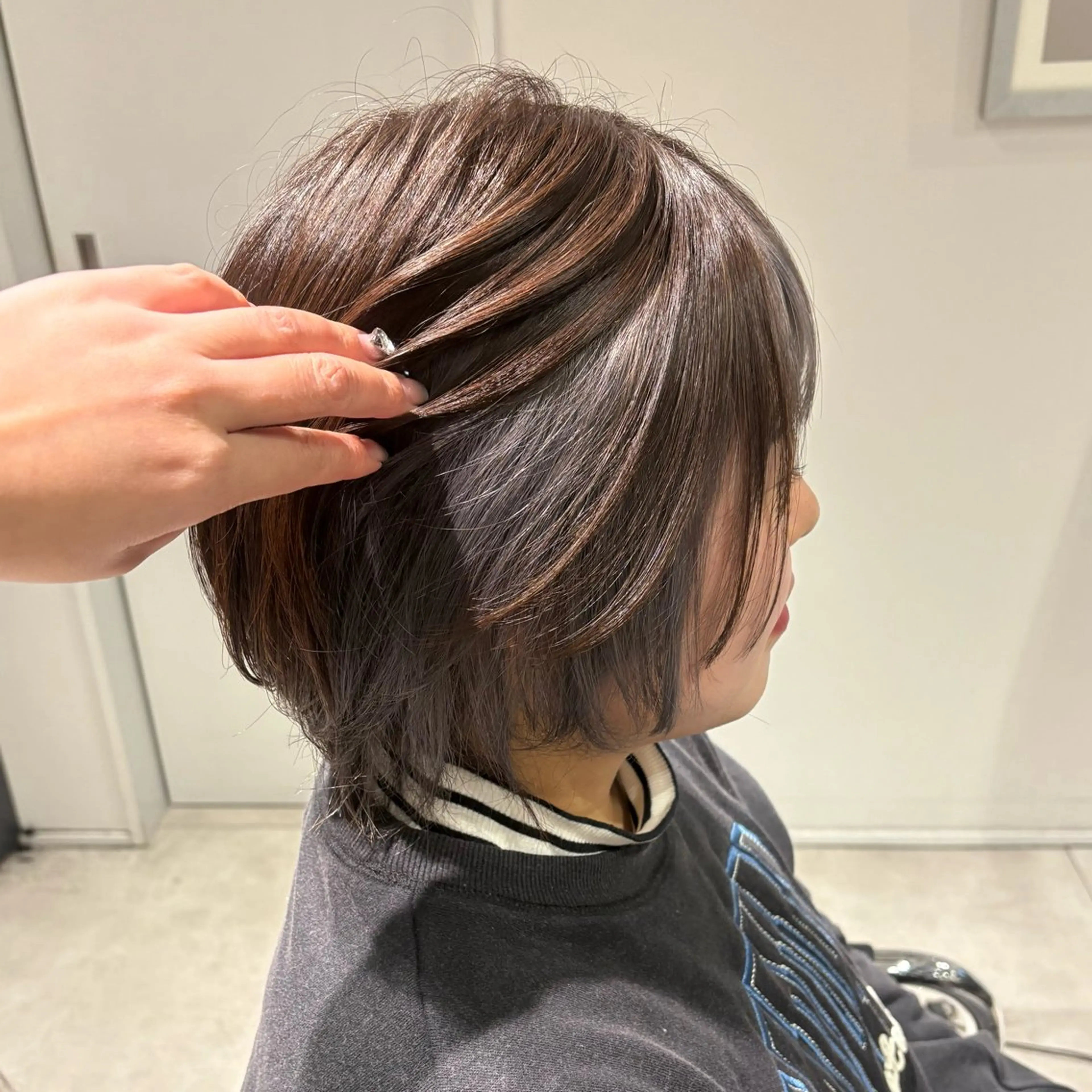 ショート カラー カット ヘアカラー トリートメント ユナ🎀レイヤー /韓国/ハイトーンのヘアスタイル