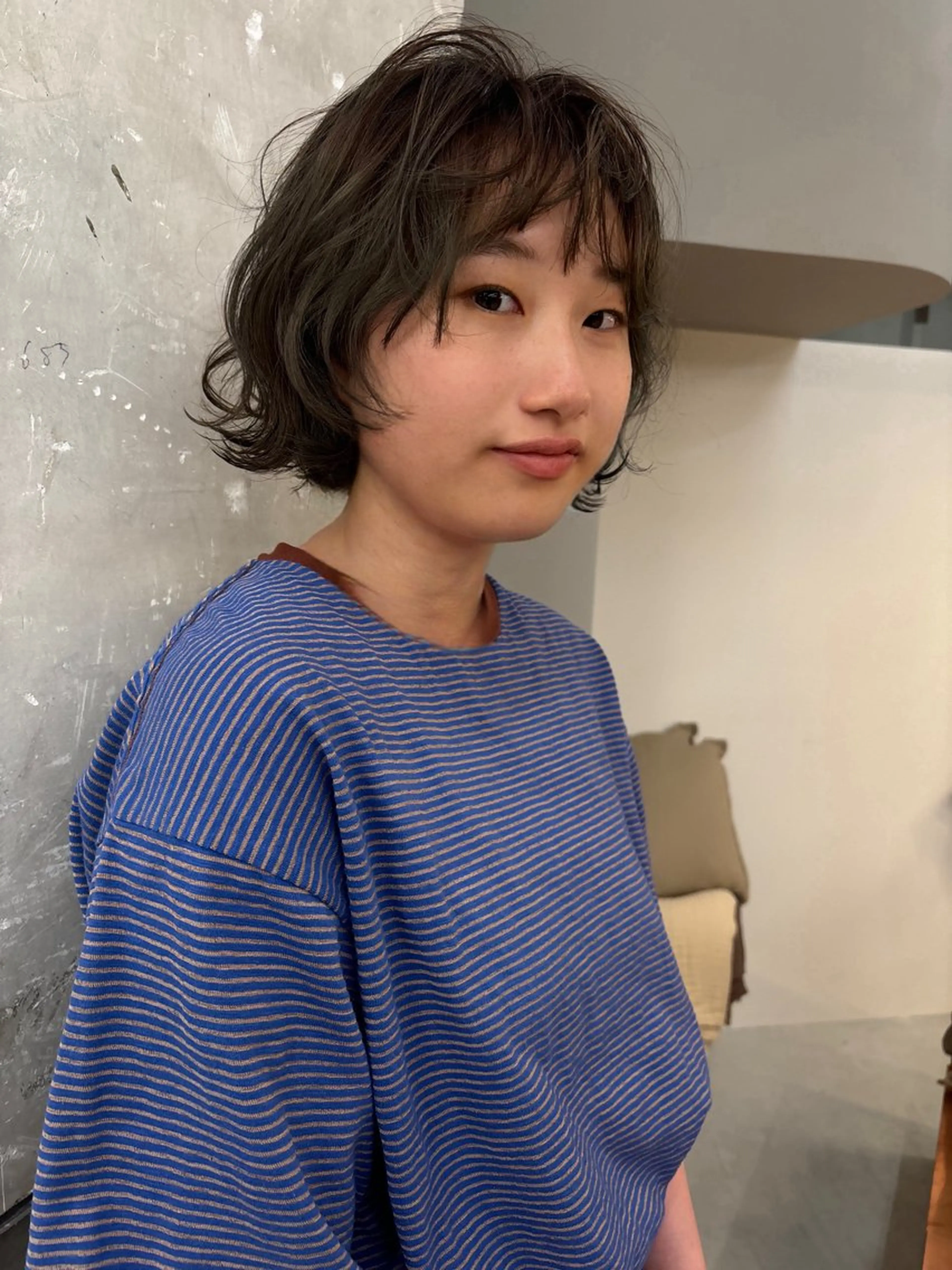 ミディアム ami/大阪/暖色 /レイヤーカットのヘアスタイル