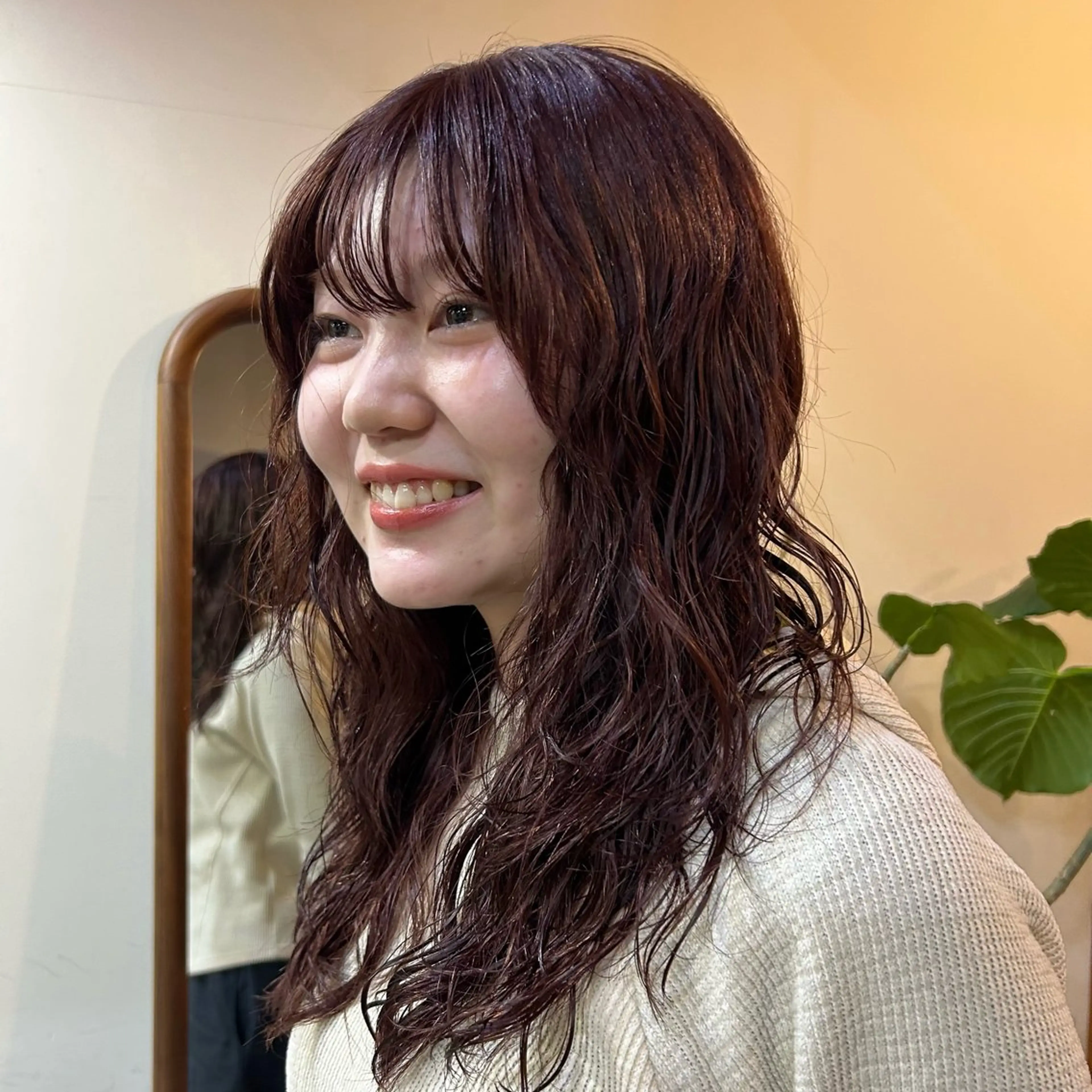 ロング カラー パーマ MUKU 市川 莉花のヘアスタイル