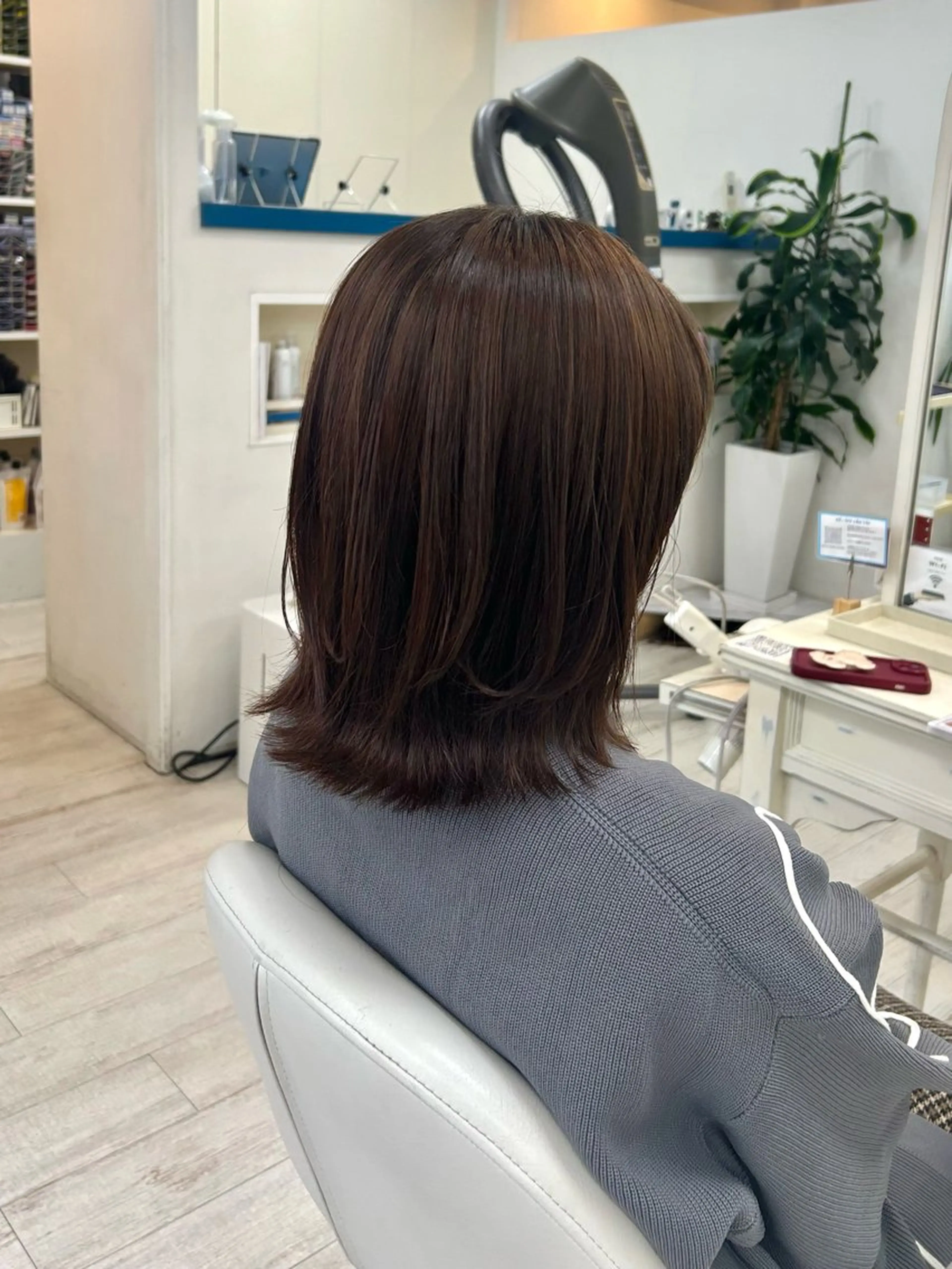 ミディアム カラー カット ヘアカラー トリートメント 小川 夏花のヘアスタイル