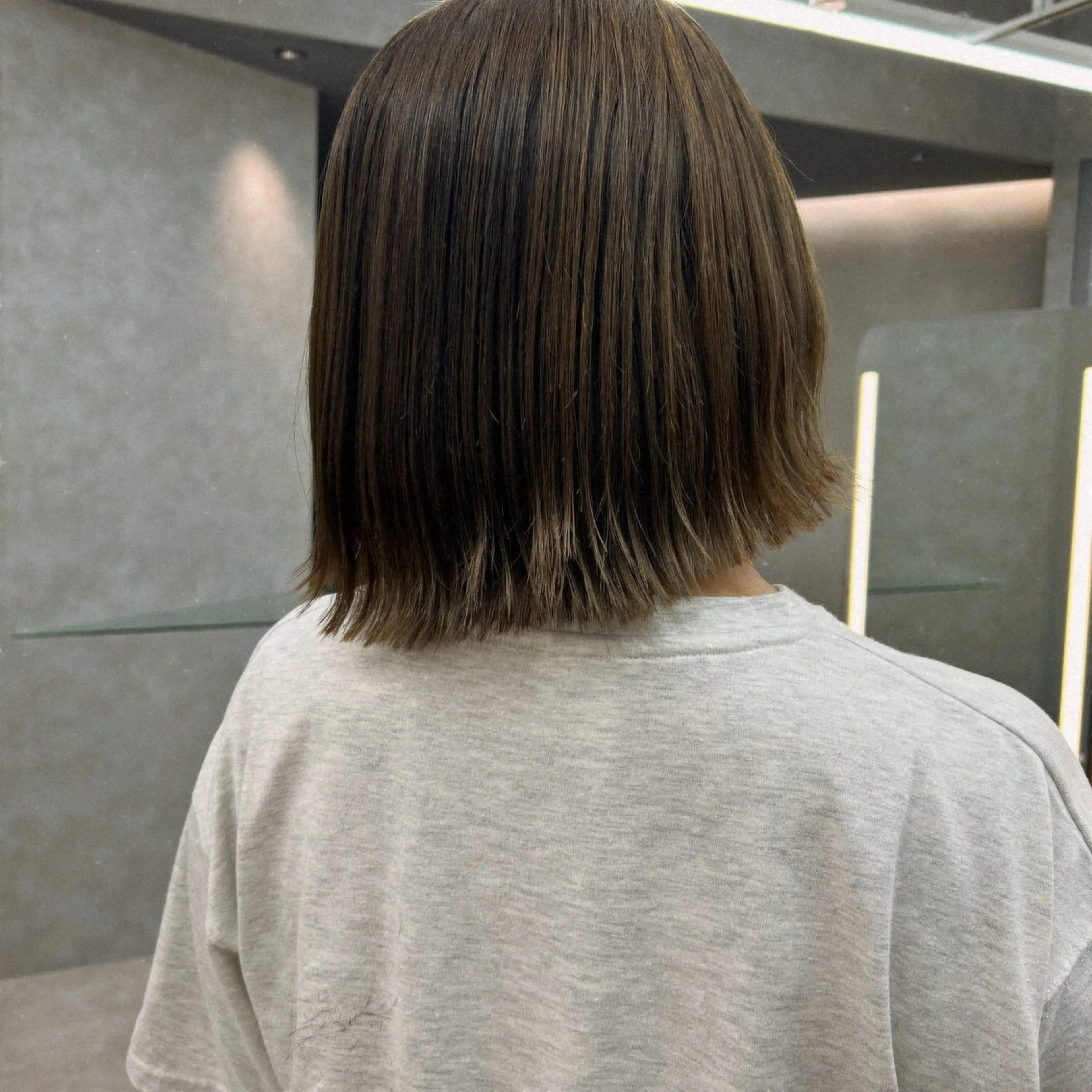 ミディアム ルネ所属・切りっぱなしボブ グレージュ/福田梢のヘアスタイル