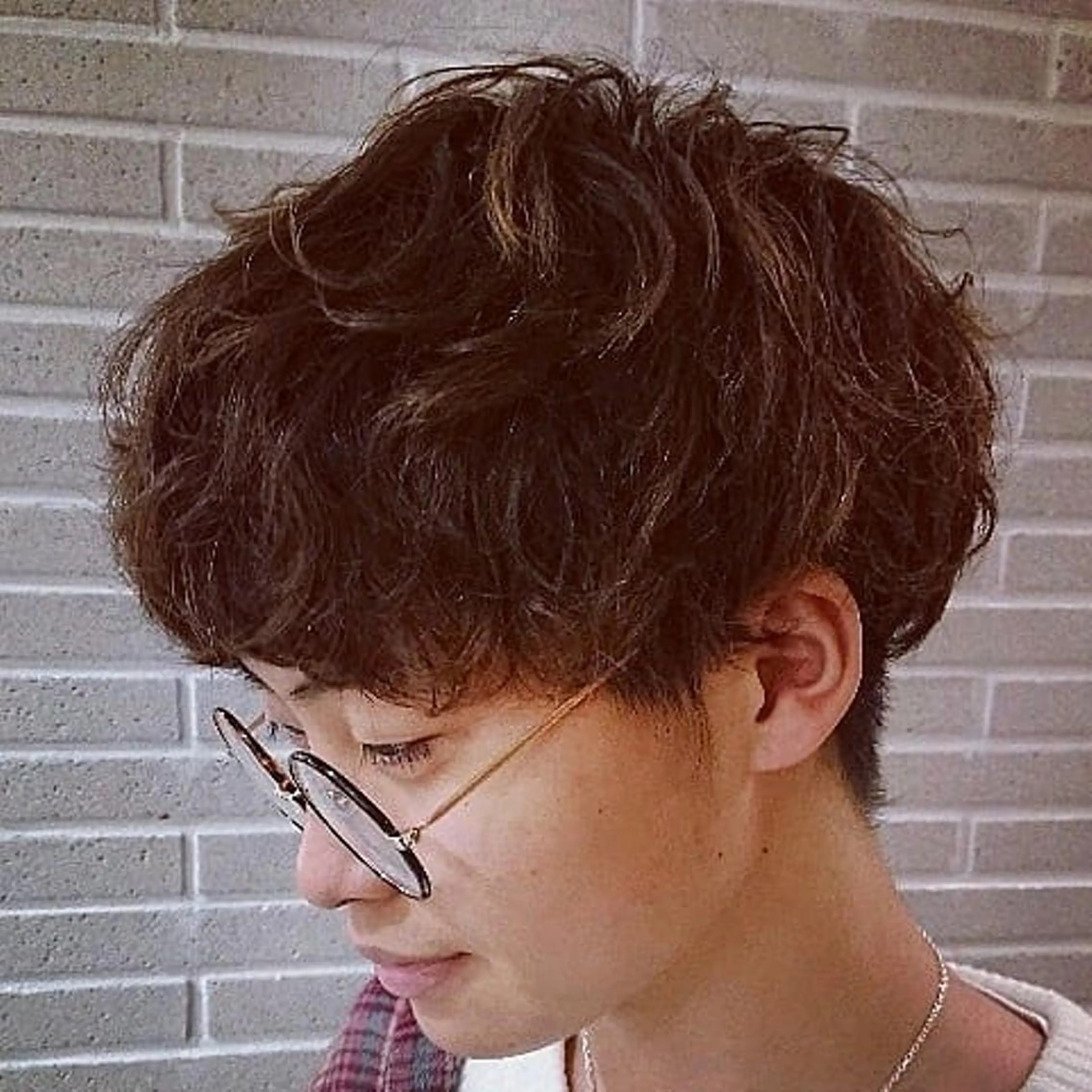 メンズ パーマ ブリーチ/ヘアケア/ 艶髪/イギチハルのヘアスタイル