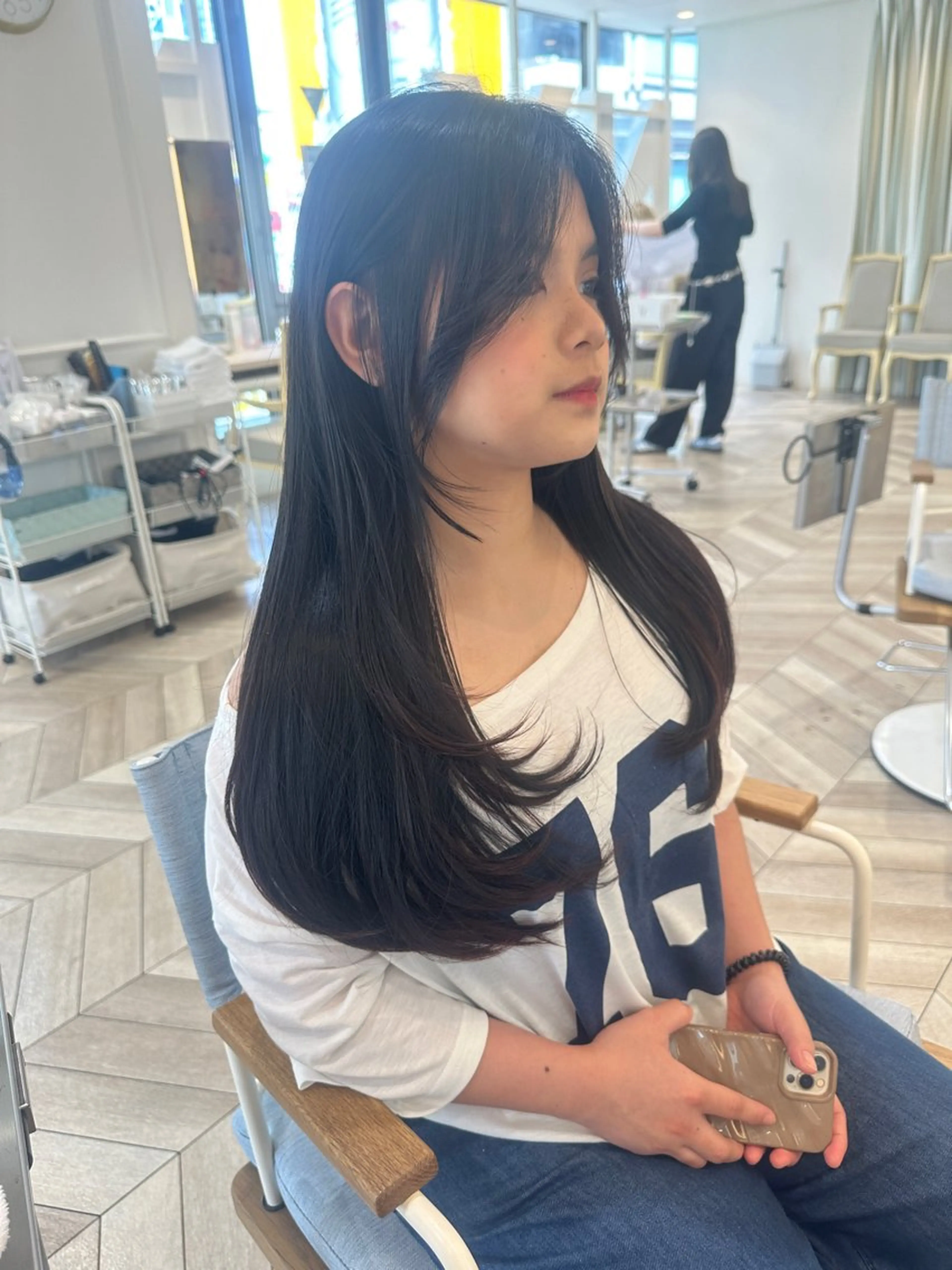 ロング ロングレイヤー レイヤーカット ロング カット トリートメント ベージュ/インナー カラー🤍Rieのヘアスタイル