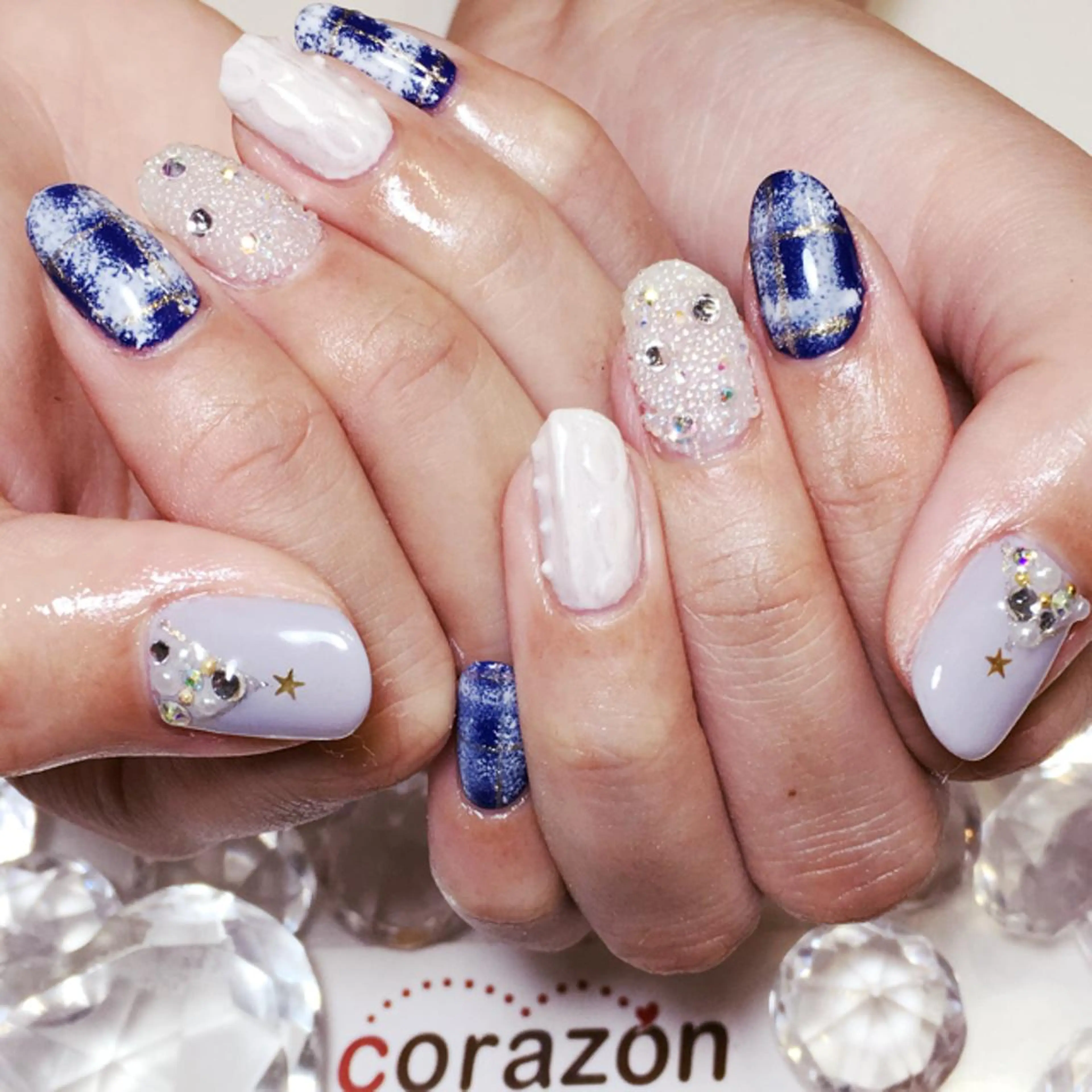 ネイル アートネイル ラメ(グリッター) 冬ネイル クリスマス corazon所属・ネイリスト aicoのネイルデザイン