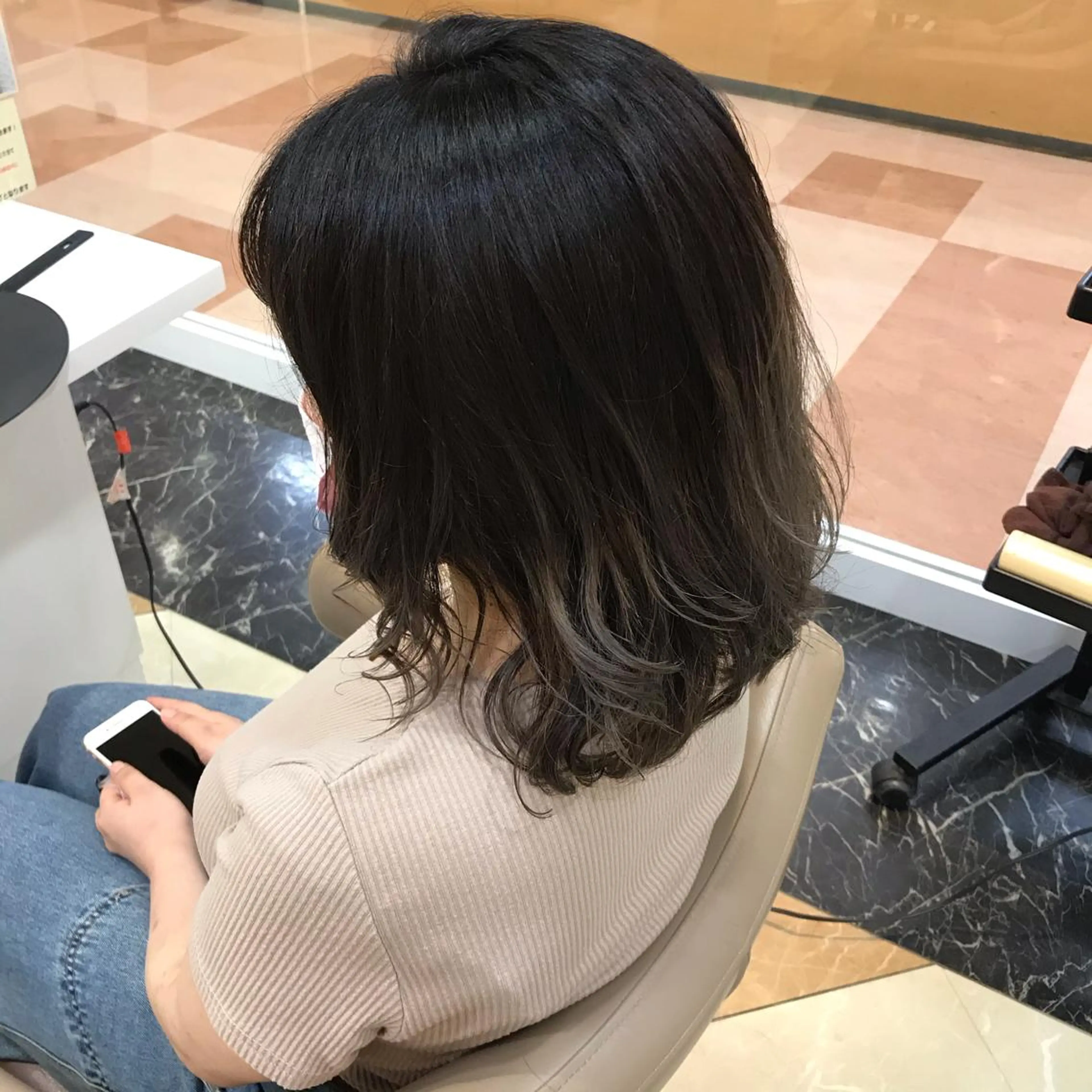 セミロング レイヤーカット ヘアカラー 髪質改善 阪口 雄佑のヘアスタイル