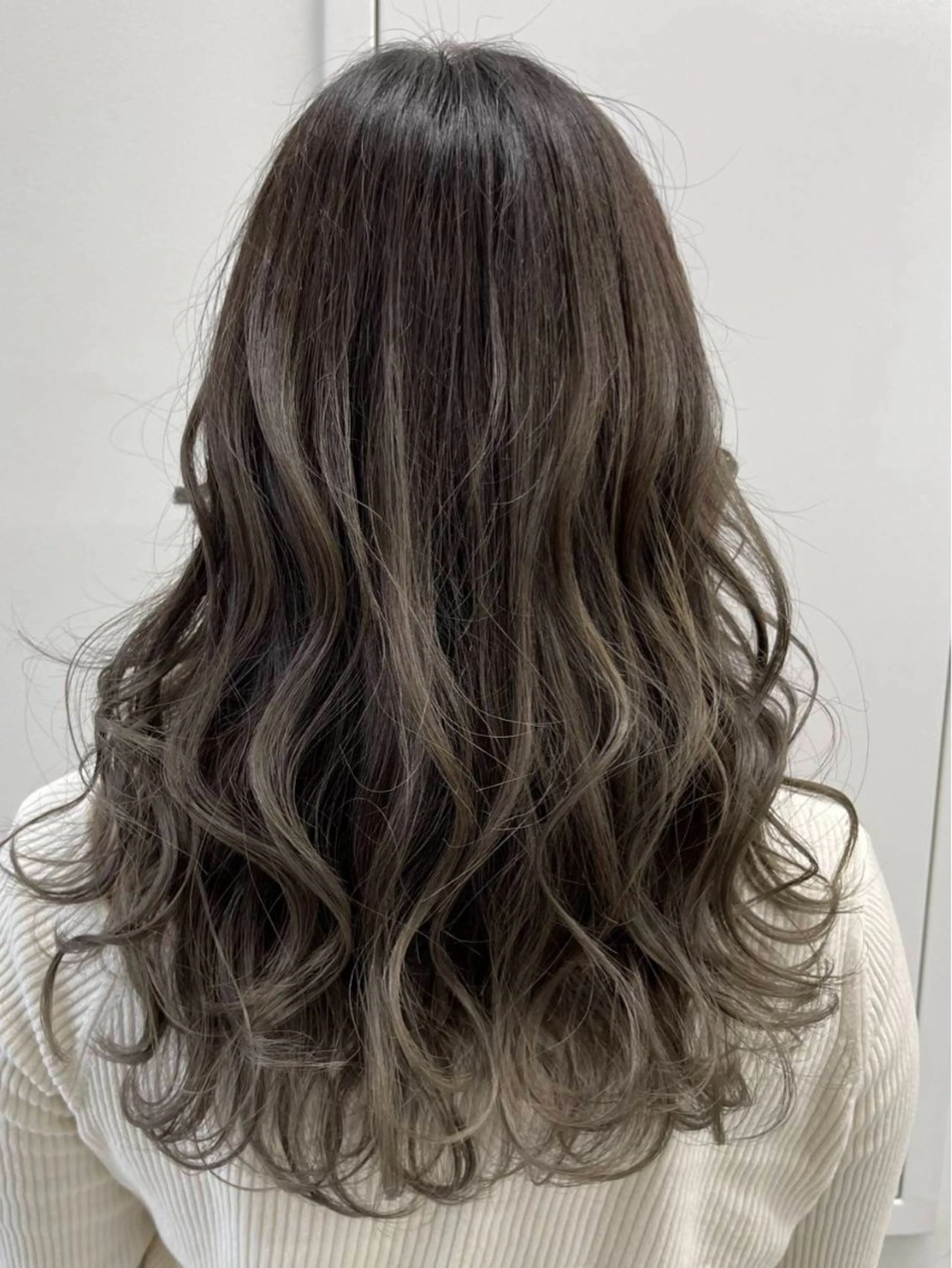 ミディアム カット ヘアカラー トリートメント Cielo by Siestaのヘアスタイル