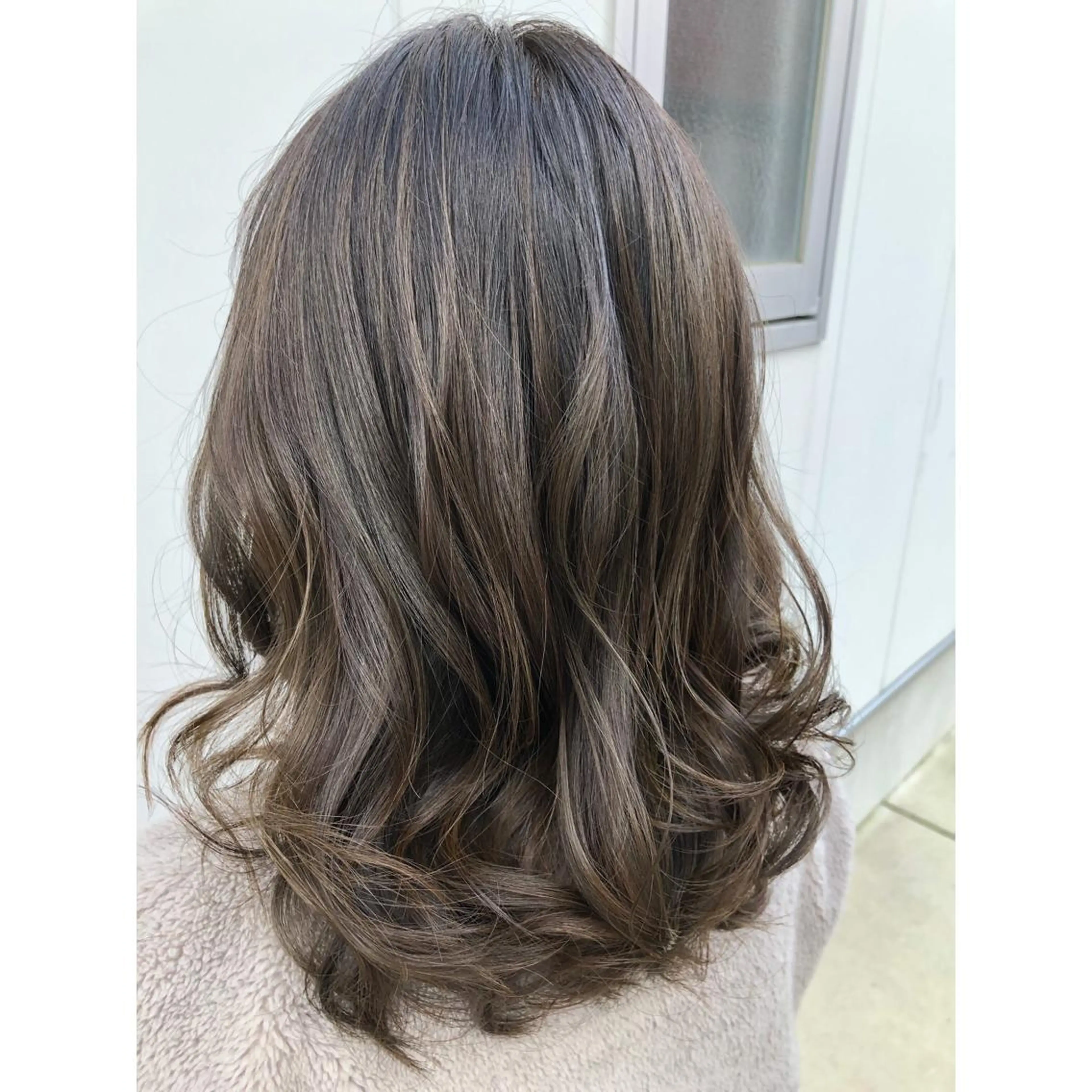 カラー グレージュ カーキグレージュ ヘアカラー トリートメント パーソナルカラー診断 できます　木曽　主博のヘアスタイル